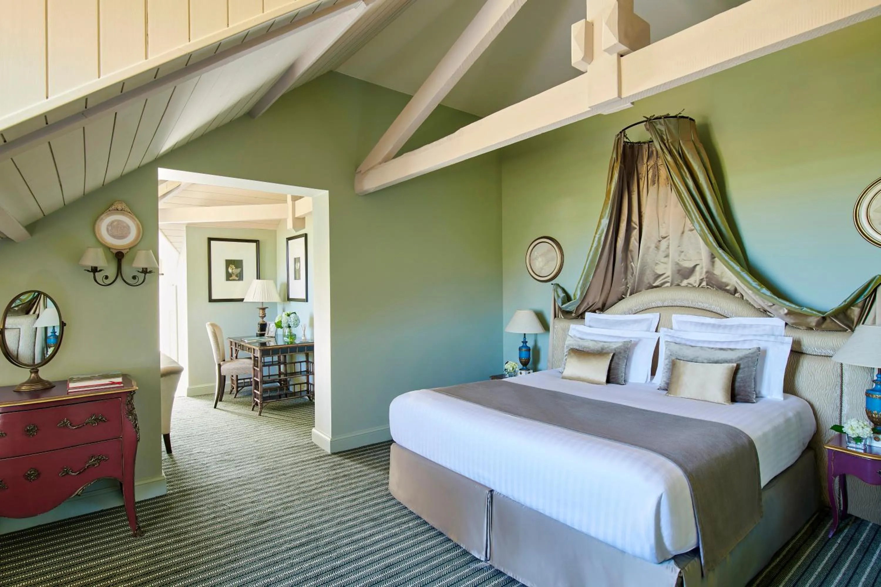 Bedroom, Bed in Château Hôtel Grand Barrail