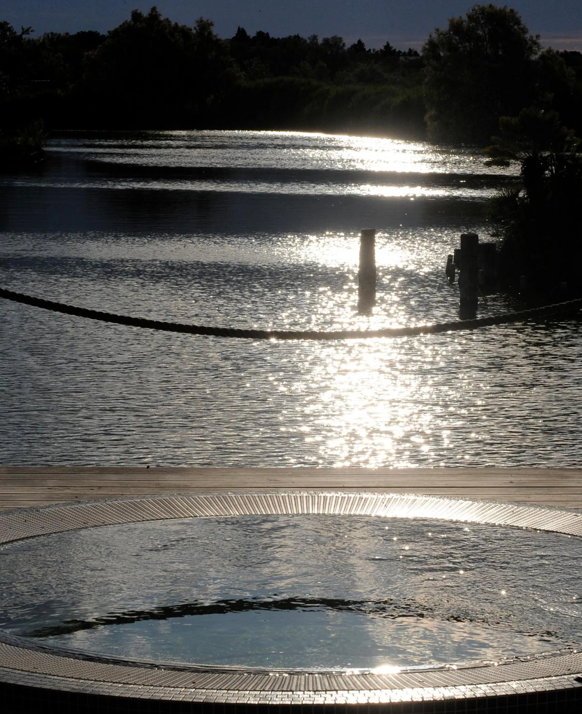 Hot Tub in Hôtel L' Estelle en Camargue