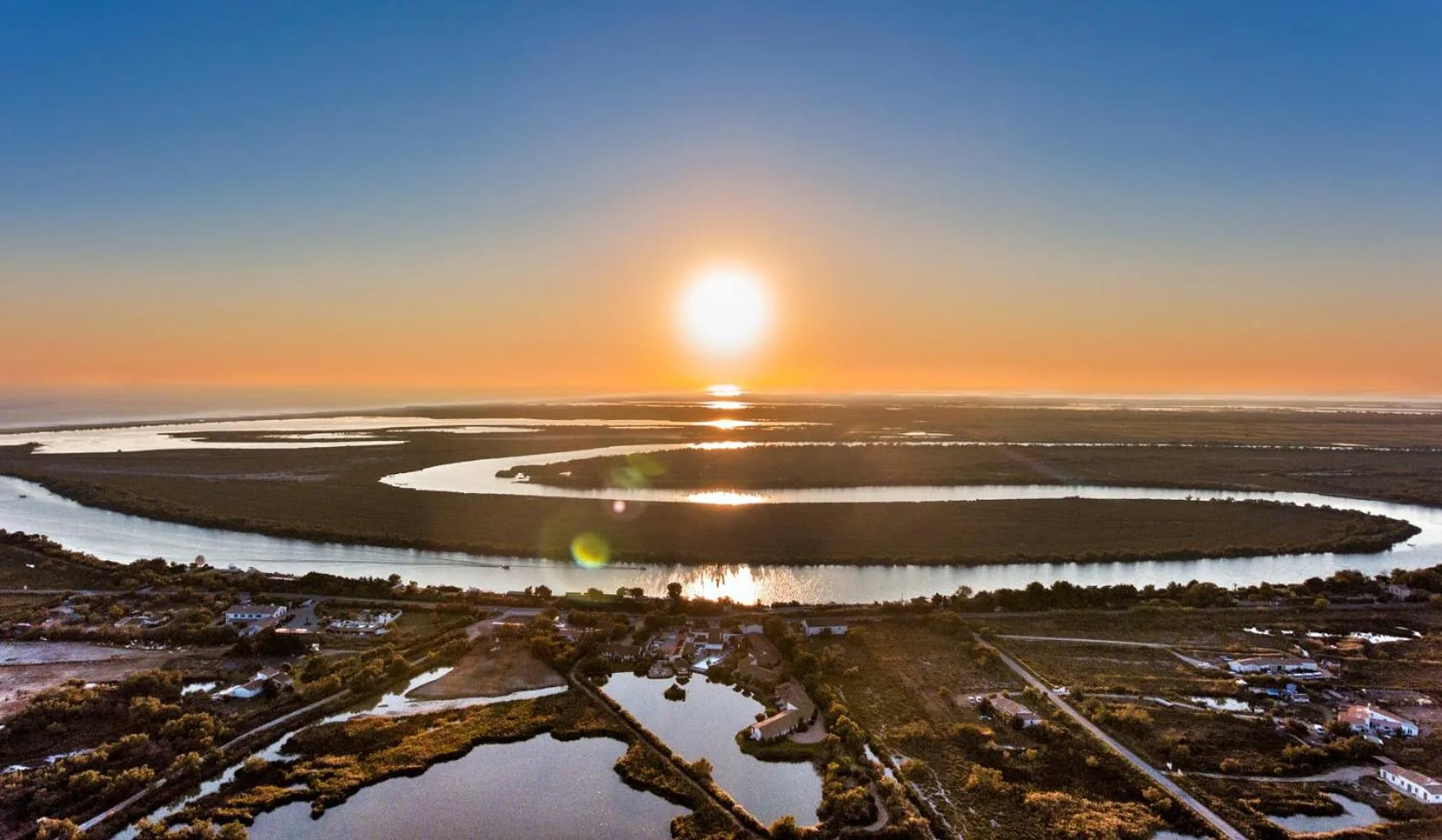 Natural landscape in Hôtel L' Estelle en Camargue