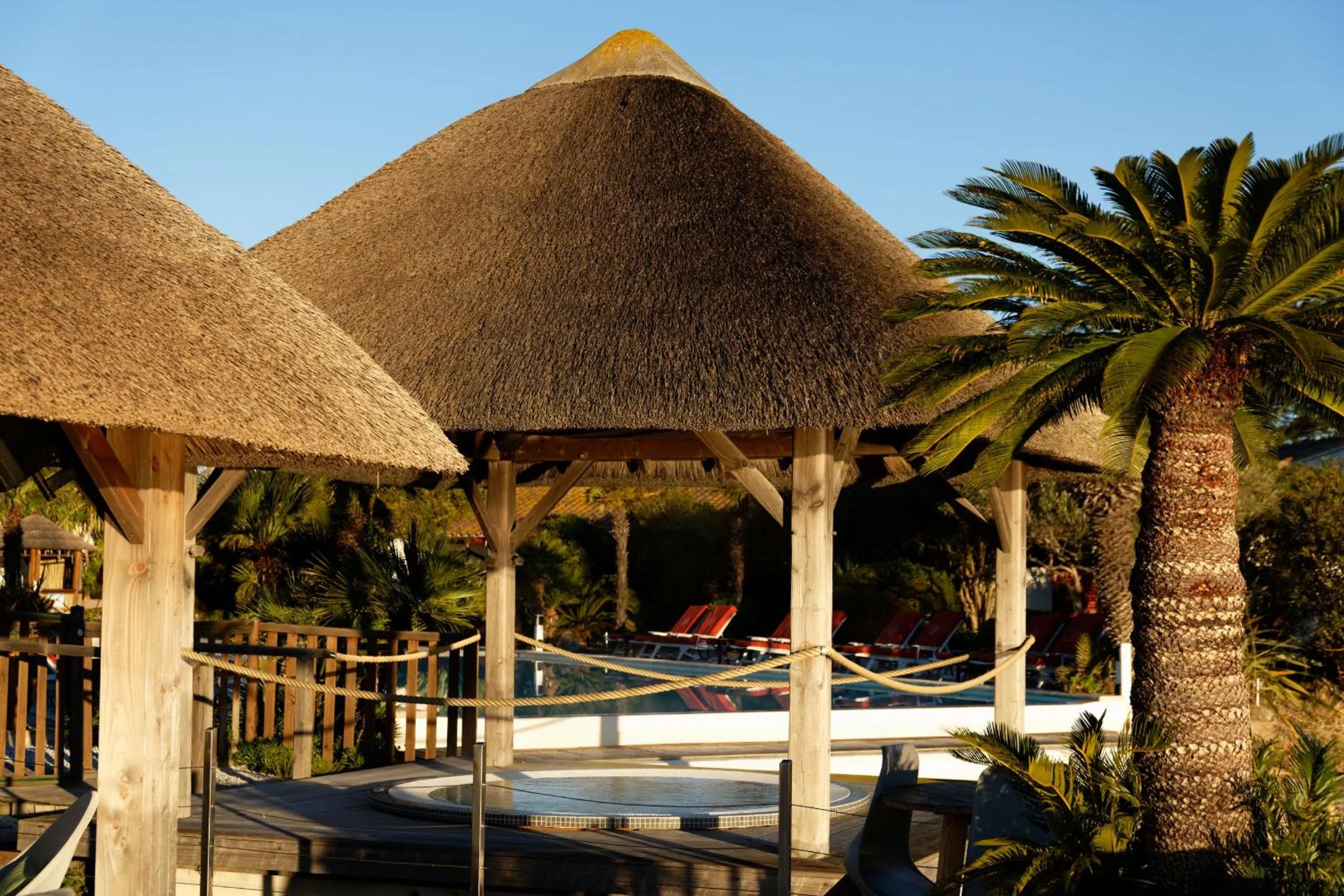 Hot Tub in Hôtel L' Estelle en Camargue