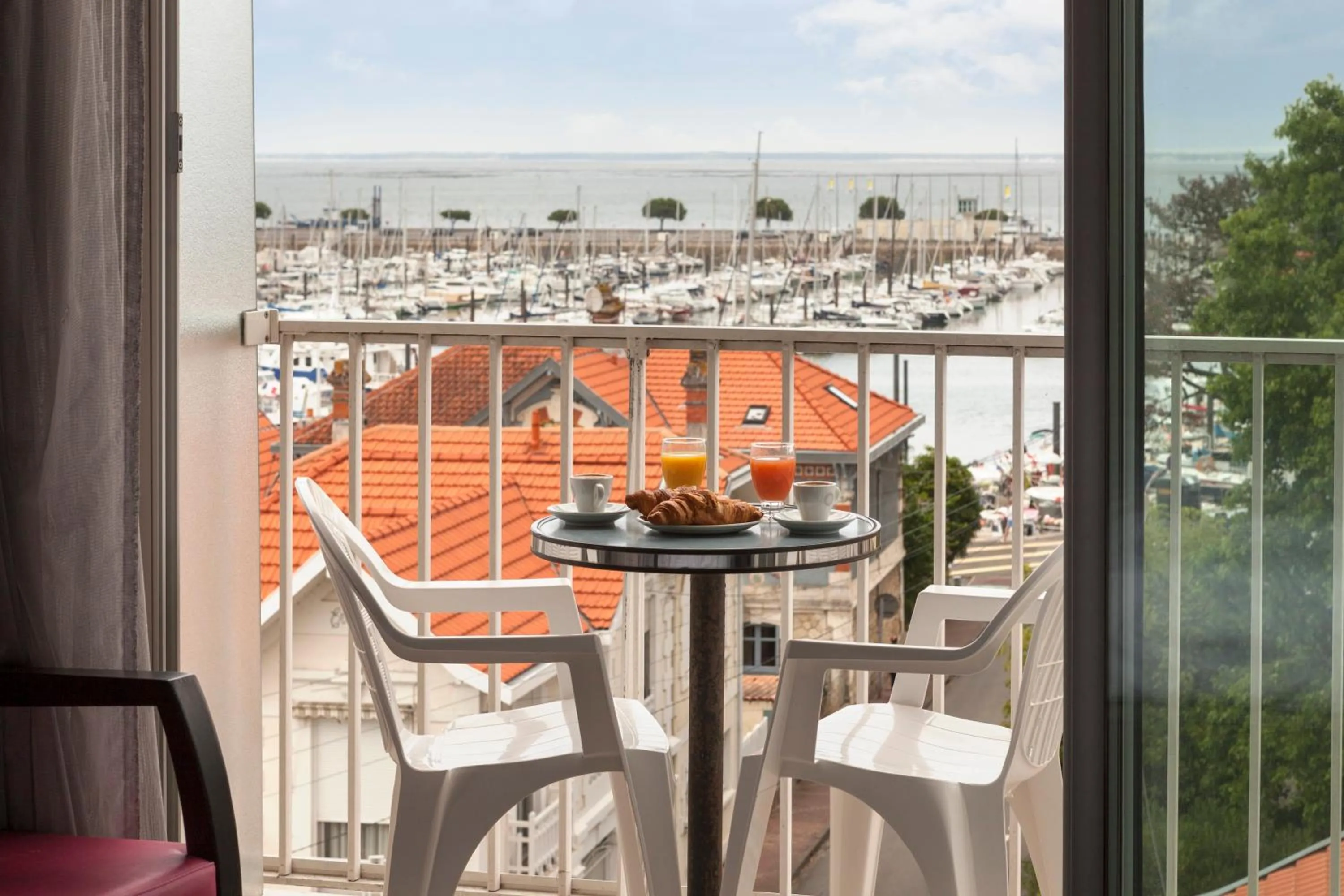 Balcony/Terrace in Hôtel Le Nautic