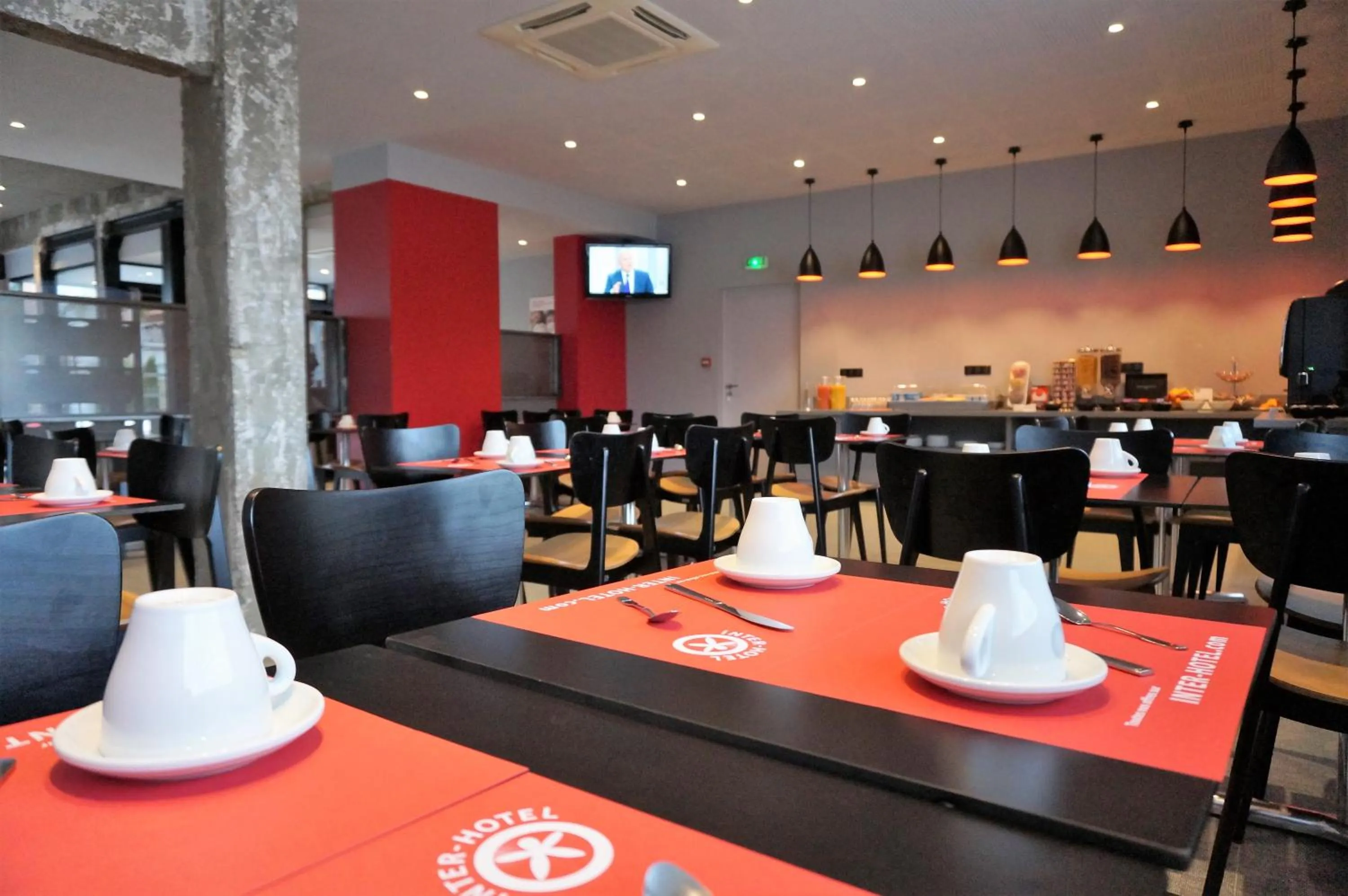 Buffet breakfast in Hôtel Le Nautic