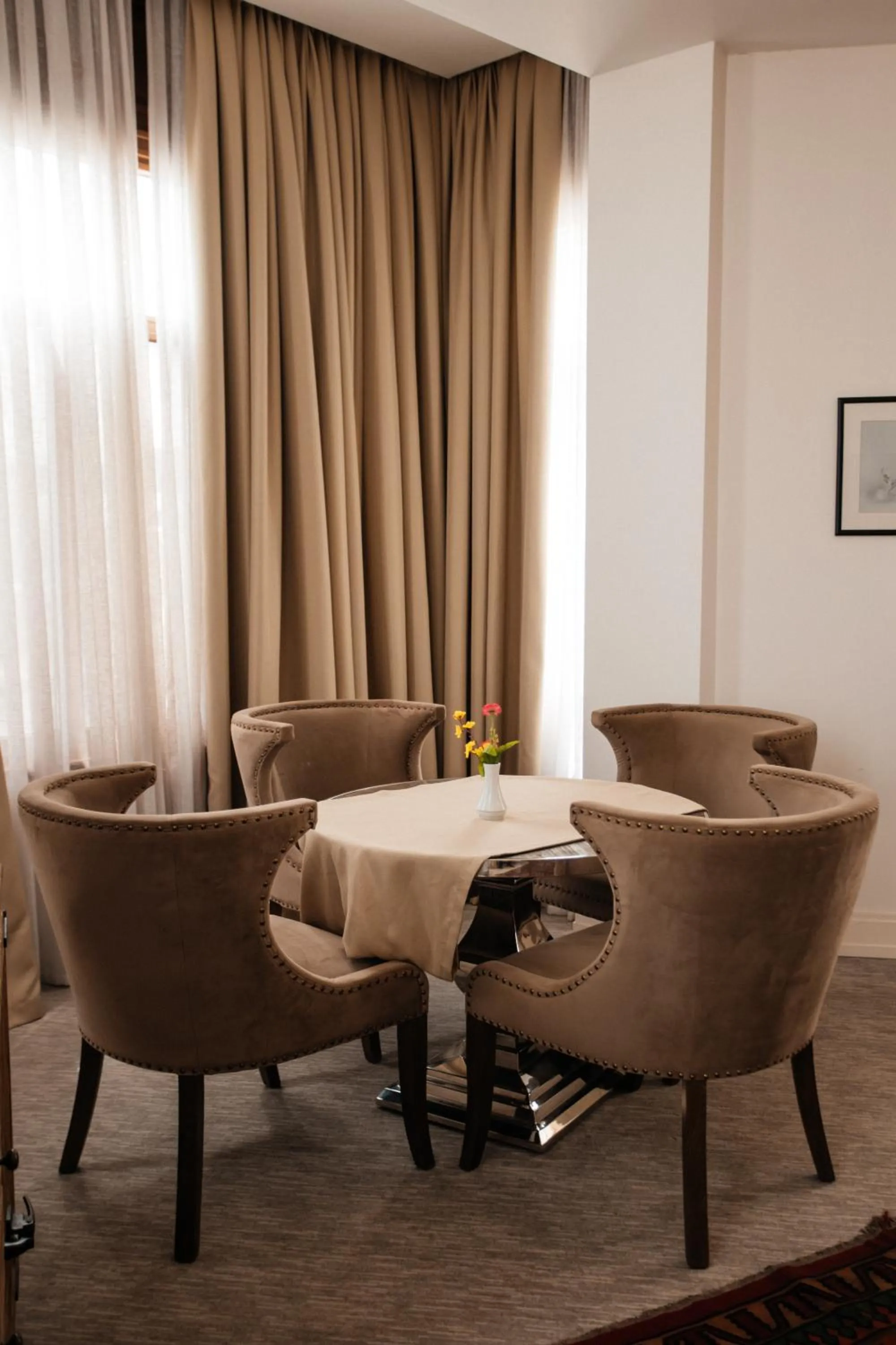 Living room in Shirvanshah Hotel