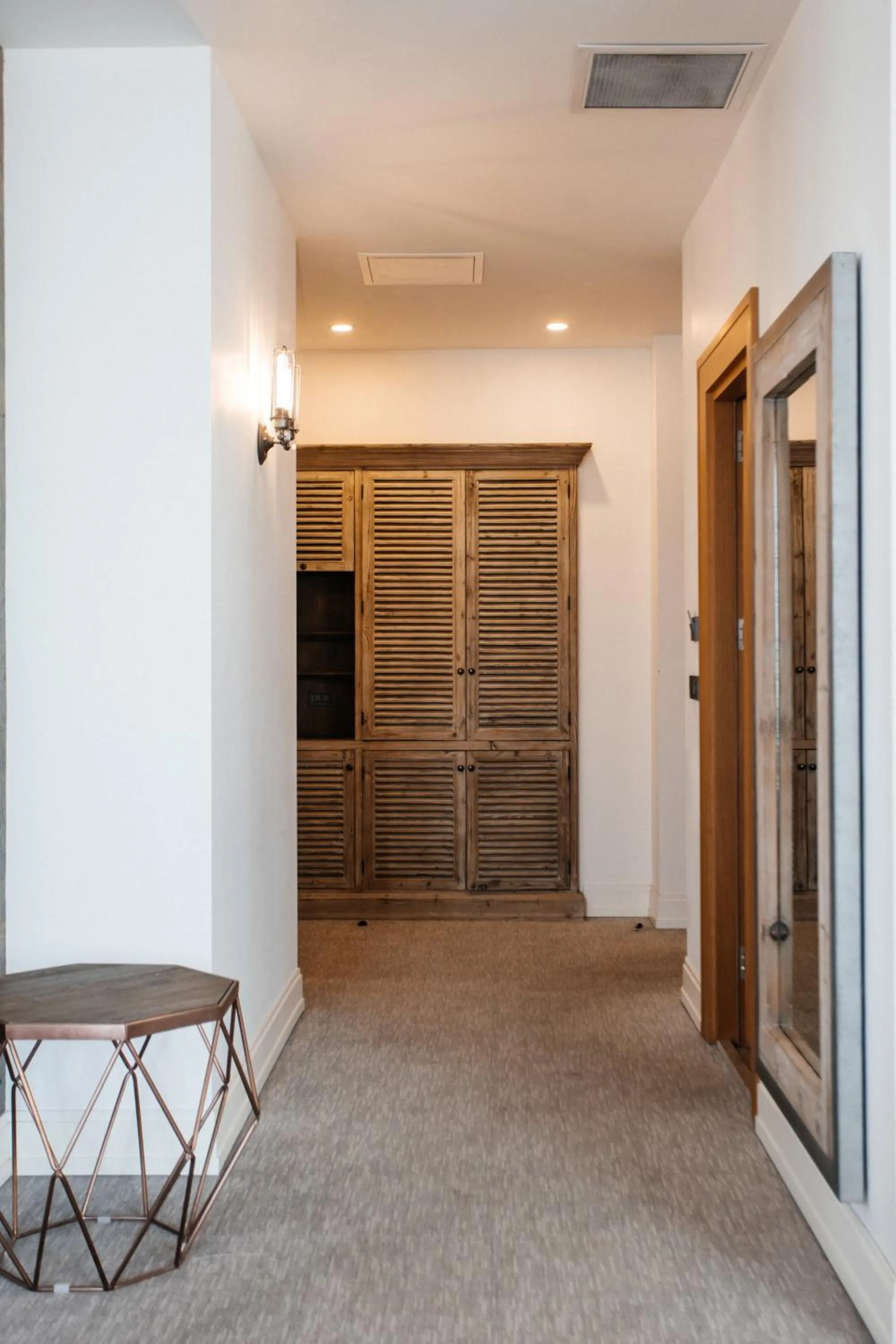 wardrobe in Shirvanshah Hotel