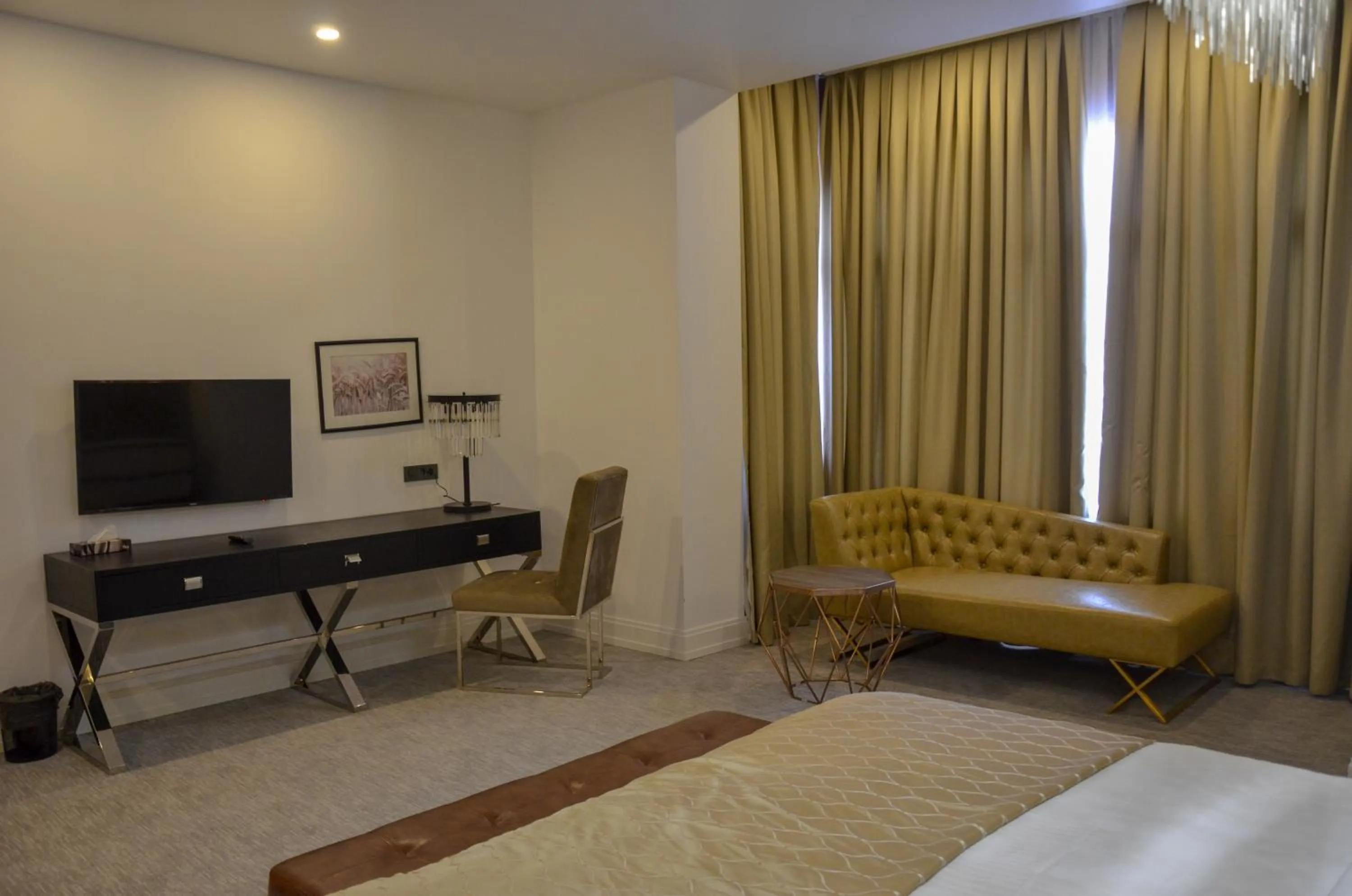 Communal lounge/ TV room, Bed in Shirvanshah Hotel