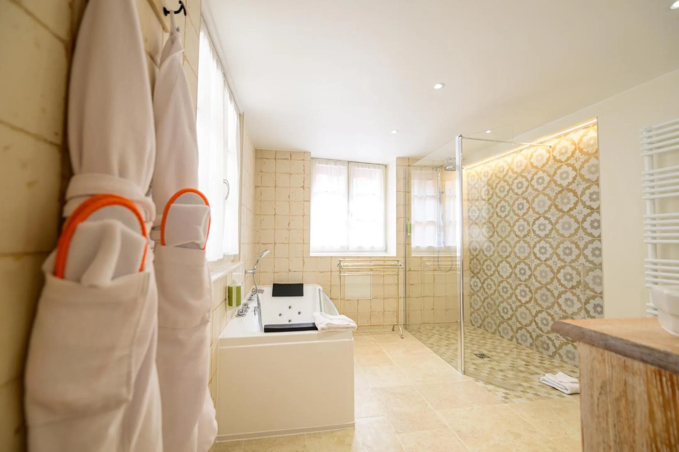 Shower in Hotel Beaucour