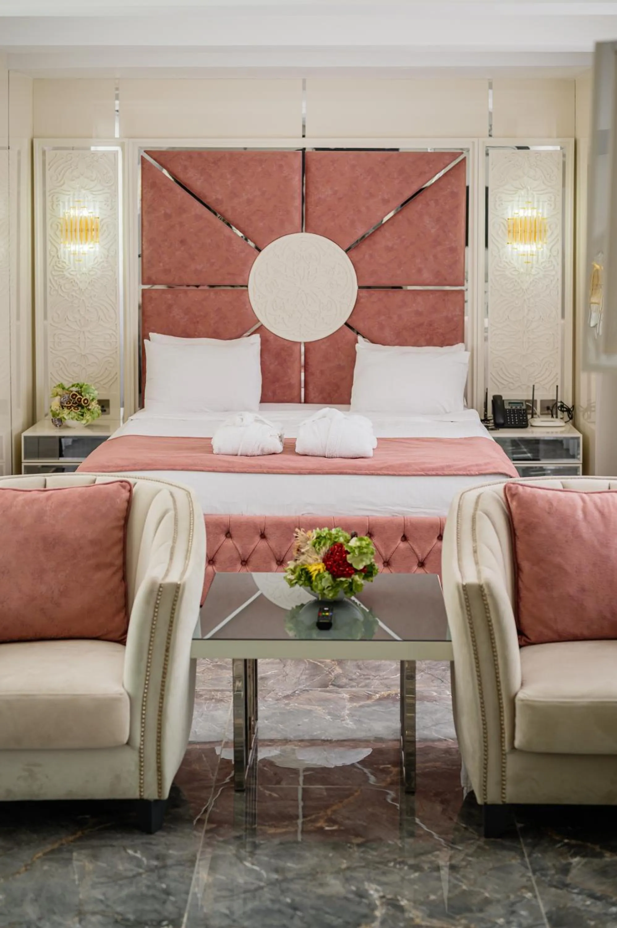 Photo of the whole room, Bed in Royal Palace Hotel