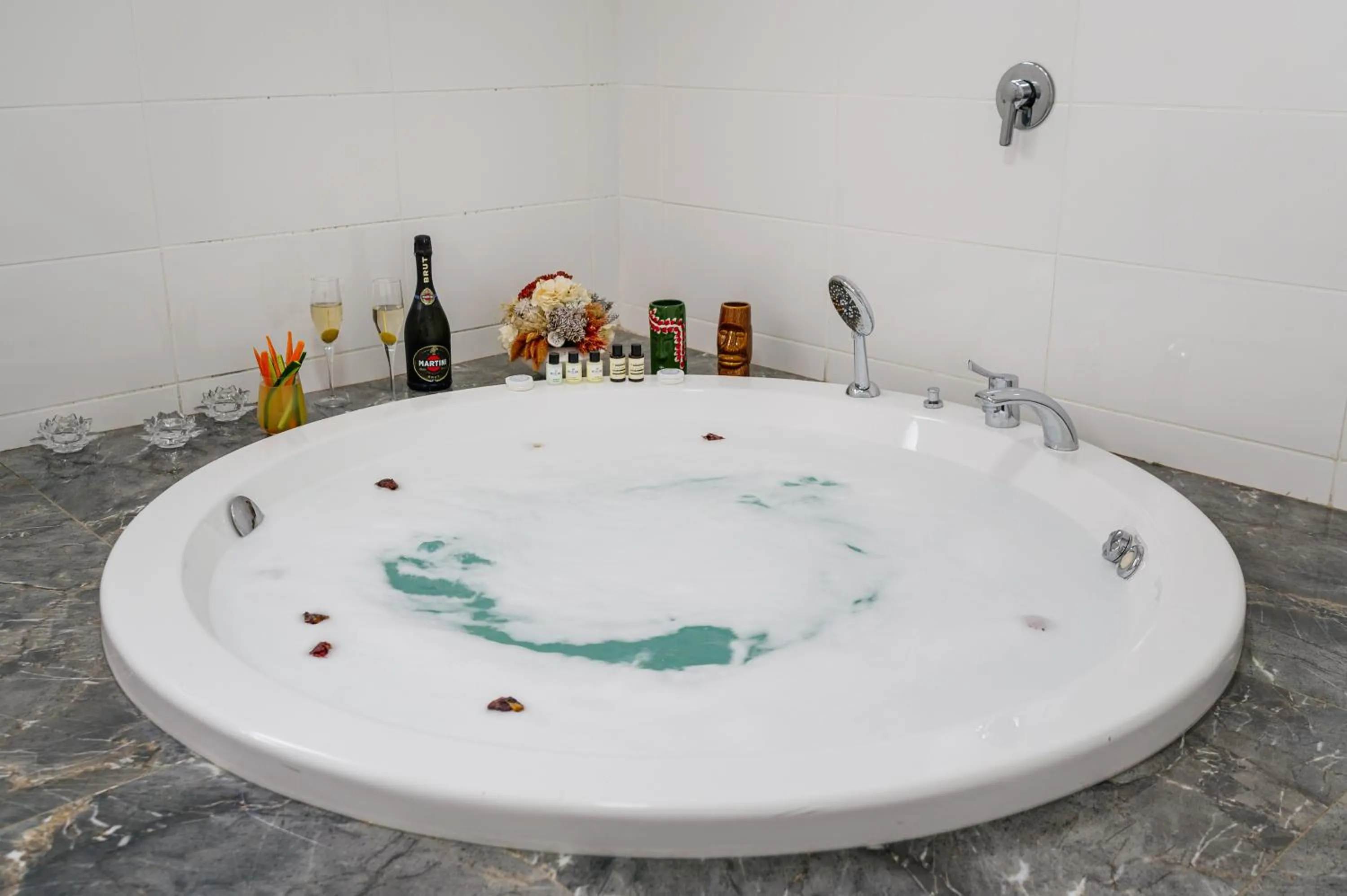 Bath in Royal Palace Hotel