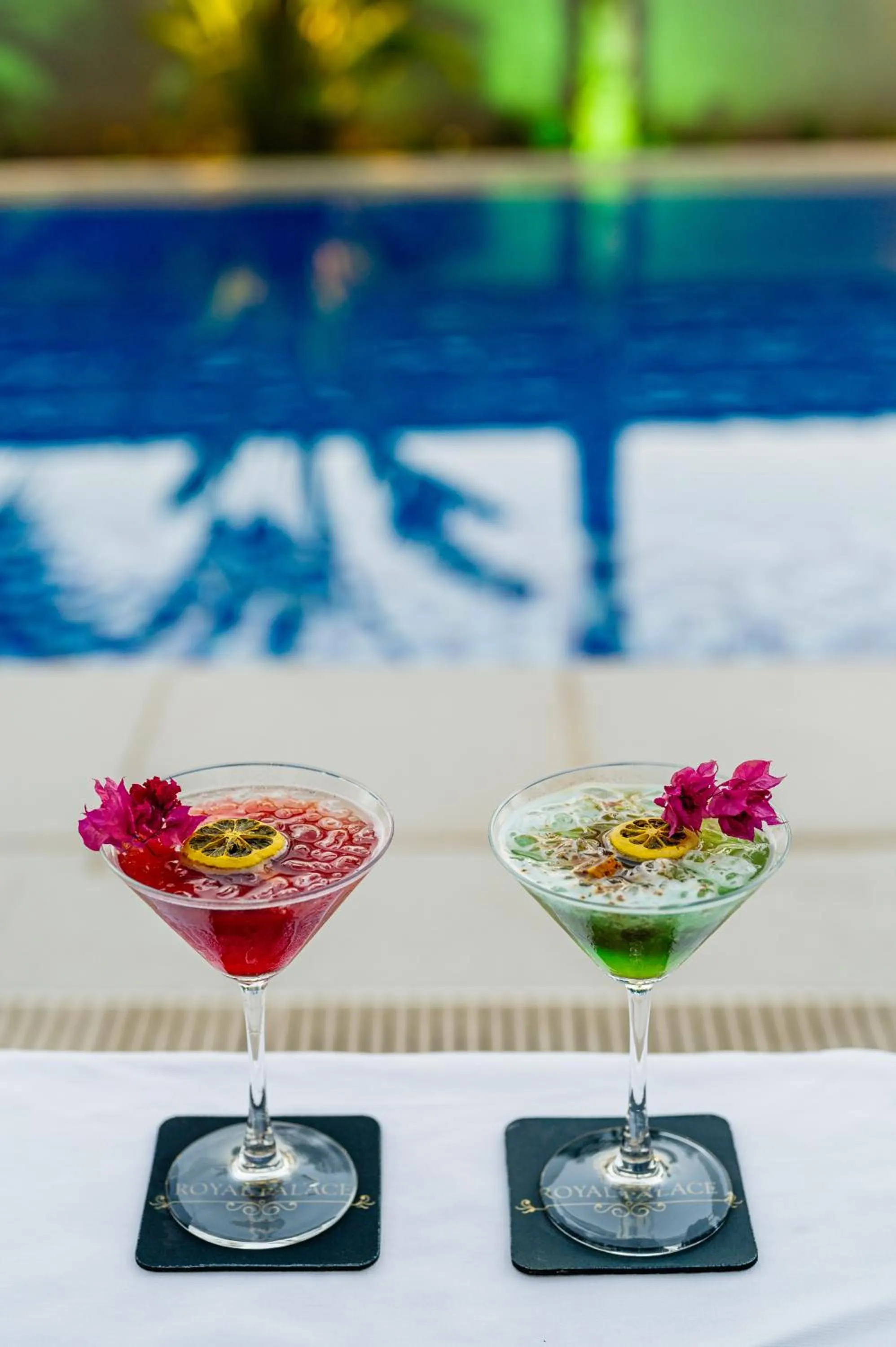 Restaurant/places to eat in Royal Palace Hotel