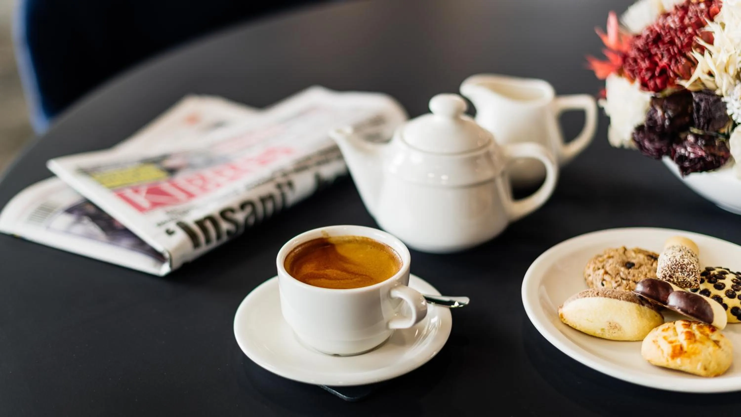 Coffee/tea facilities in Royal Palace Hotel