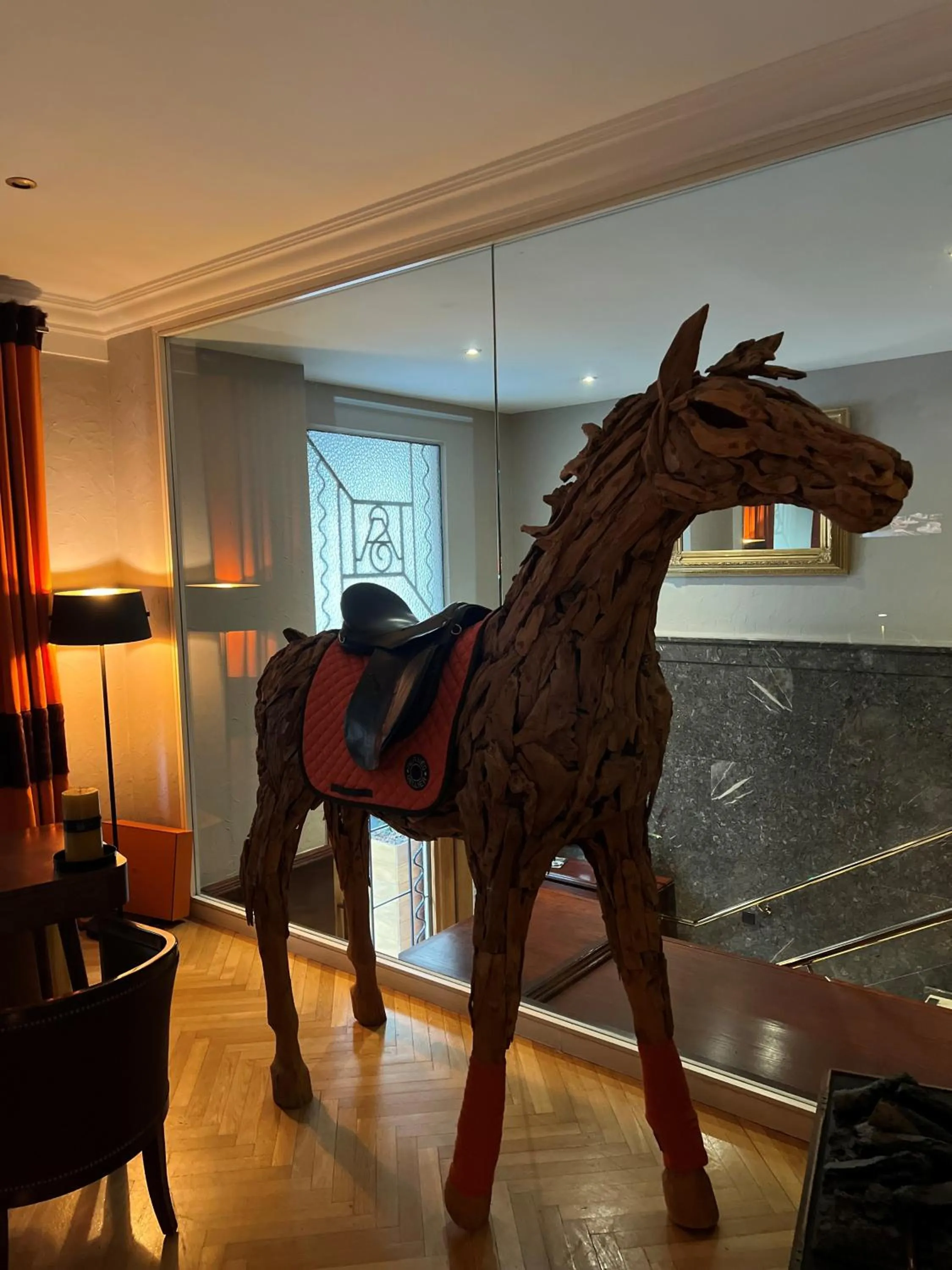 Property building in Maison LUTETIA R