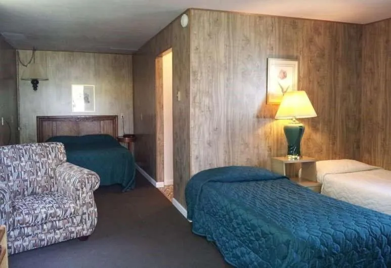 Standard Triple Studio in Ocean Avenue Inn