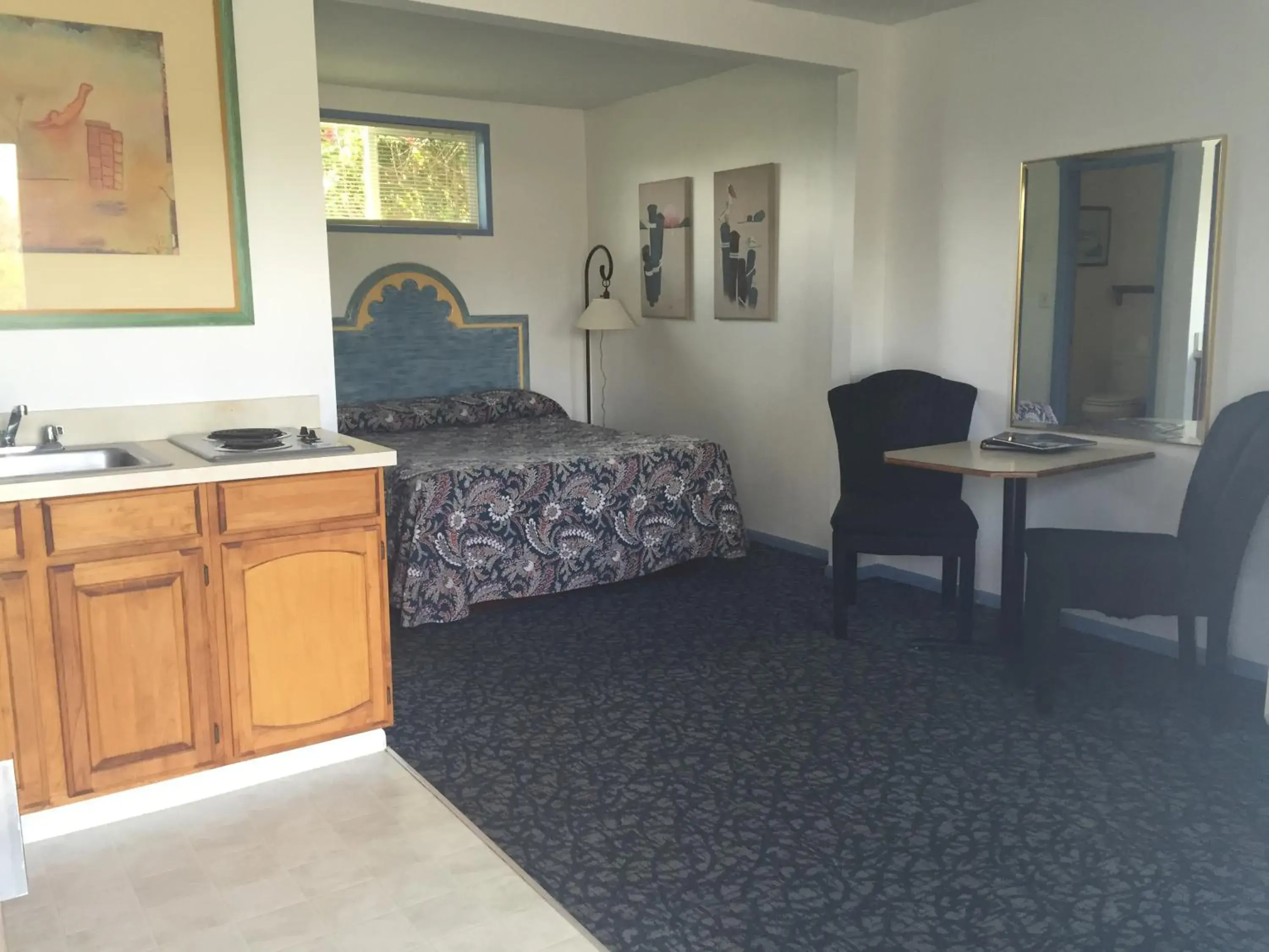 Queen Studio in Ocean Avenue Inn Queen Studio in Ocean Avenue Inn