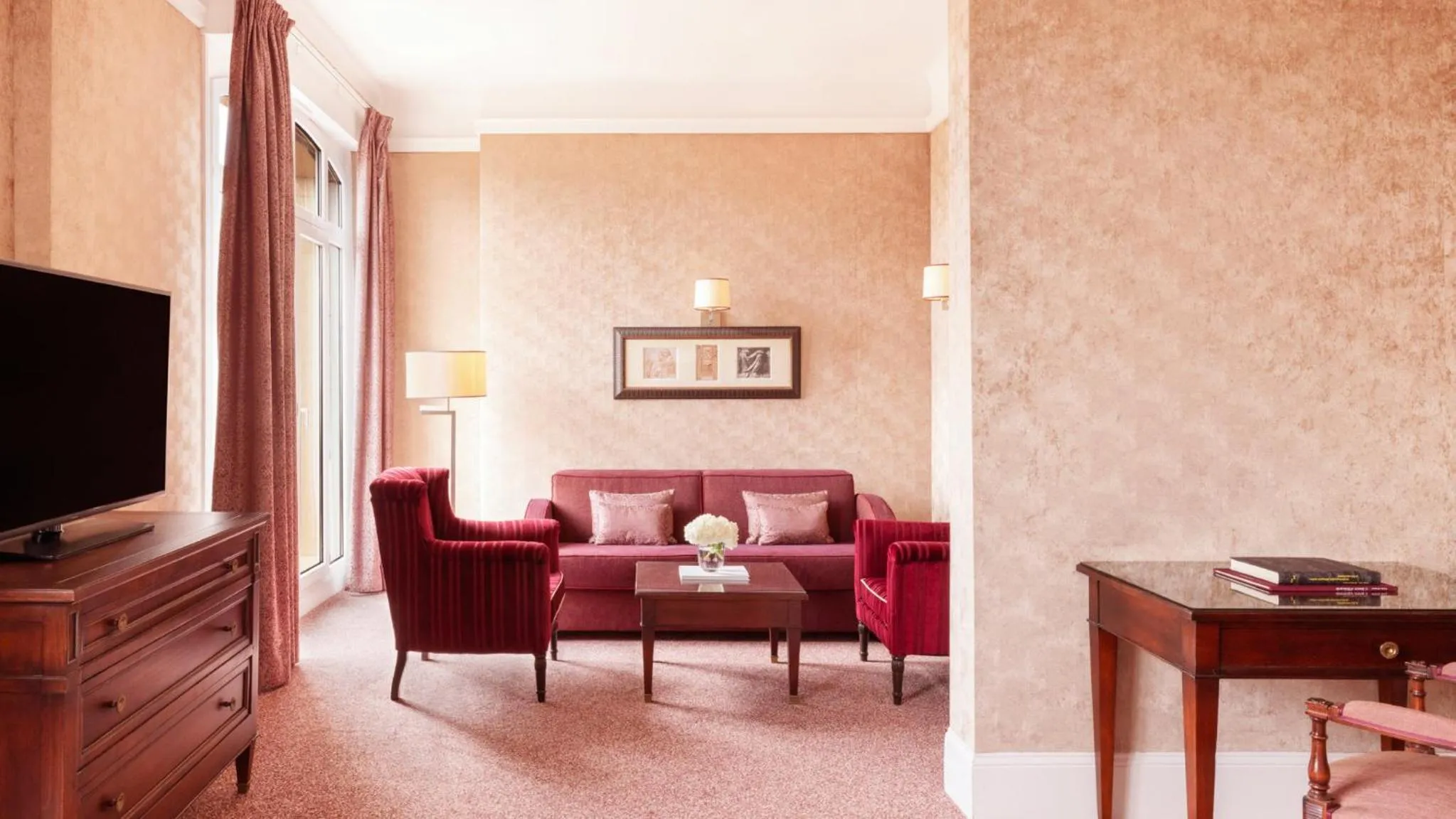 Seating area in Hôtel Barrière Le Royal Deauville