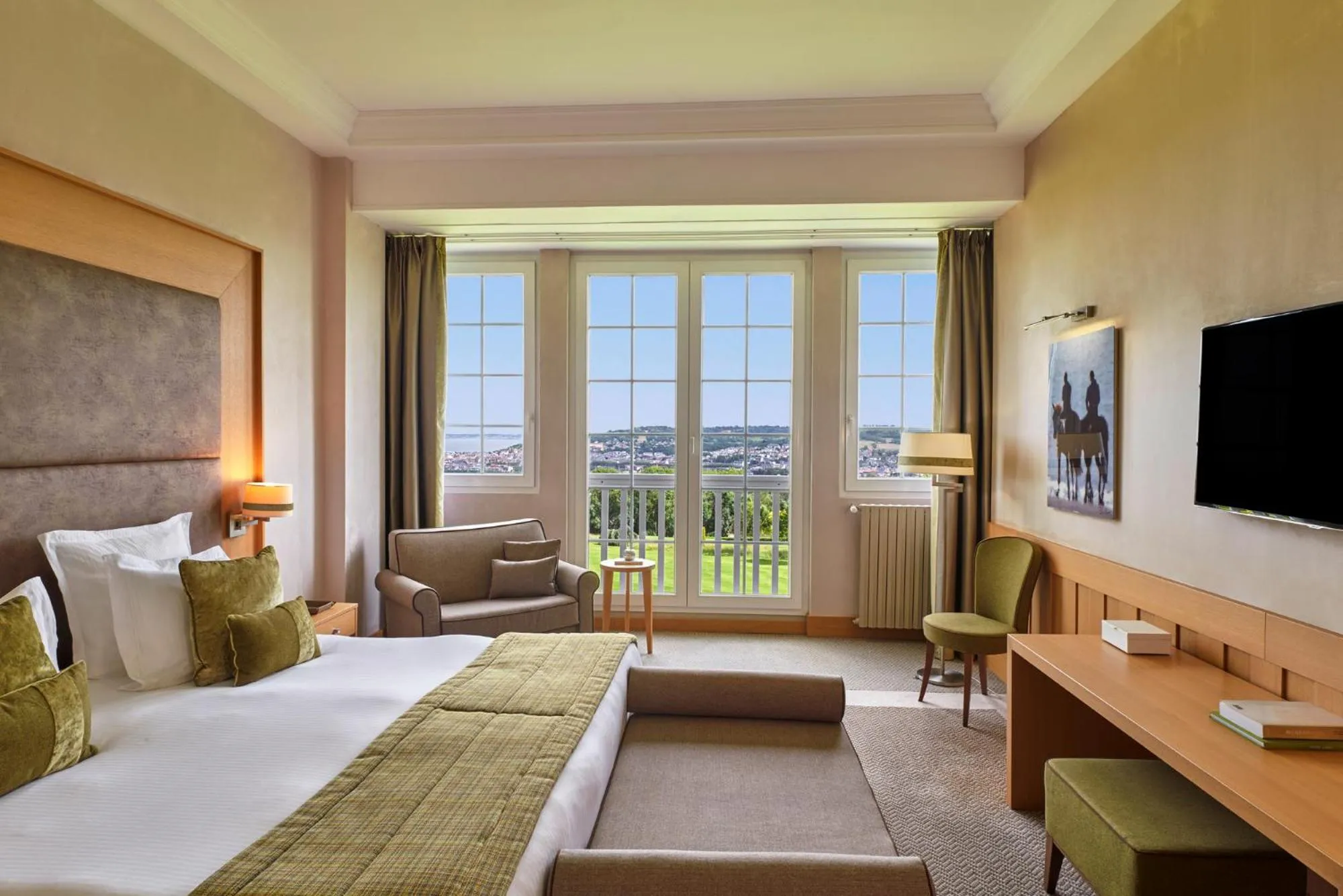 Bedroom, Bed in Hôtel Barrière L'Hôtel du Golf