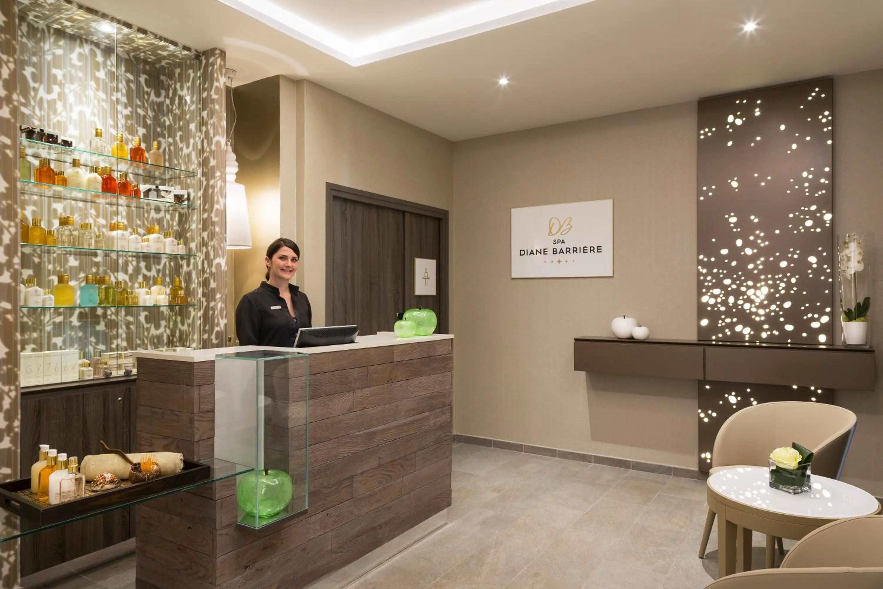 Staff in Hôtel Barrière L'Hôtel du Golf