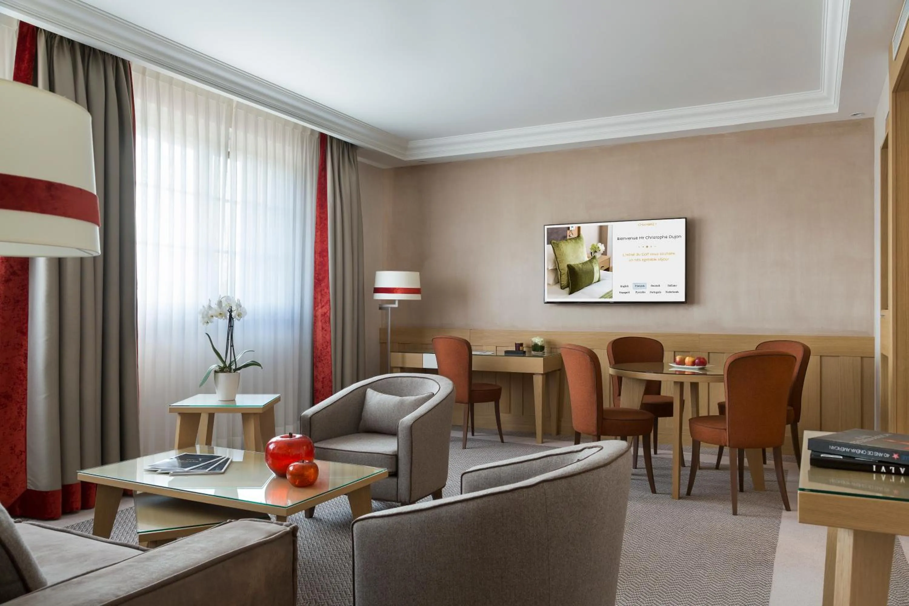 Living room in Hôtel Barrière L'Hôtel du Golf