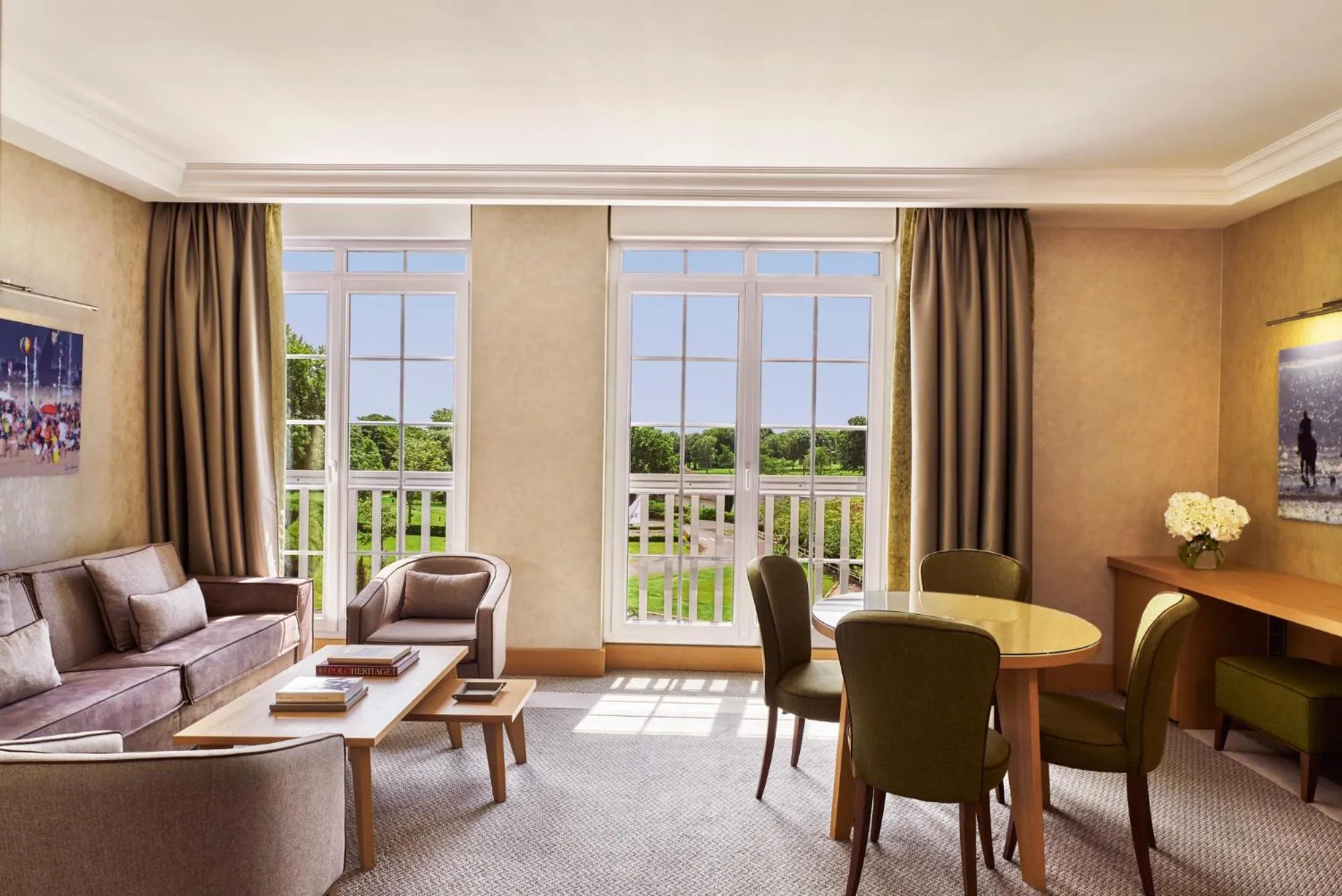 Living room in Hôtel Barrière L'Hôtel du Golf