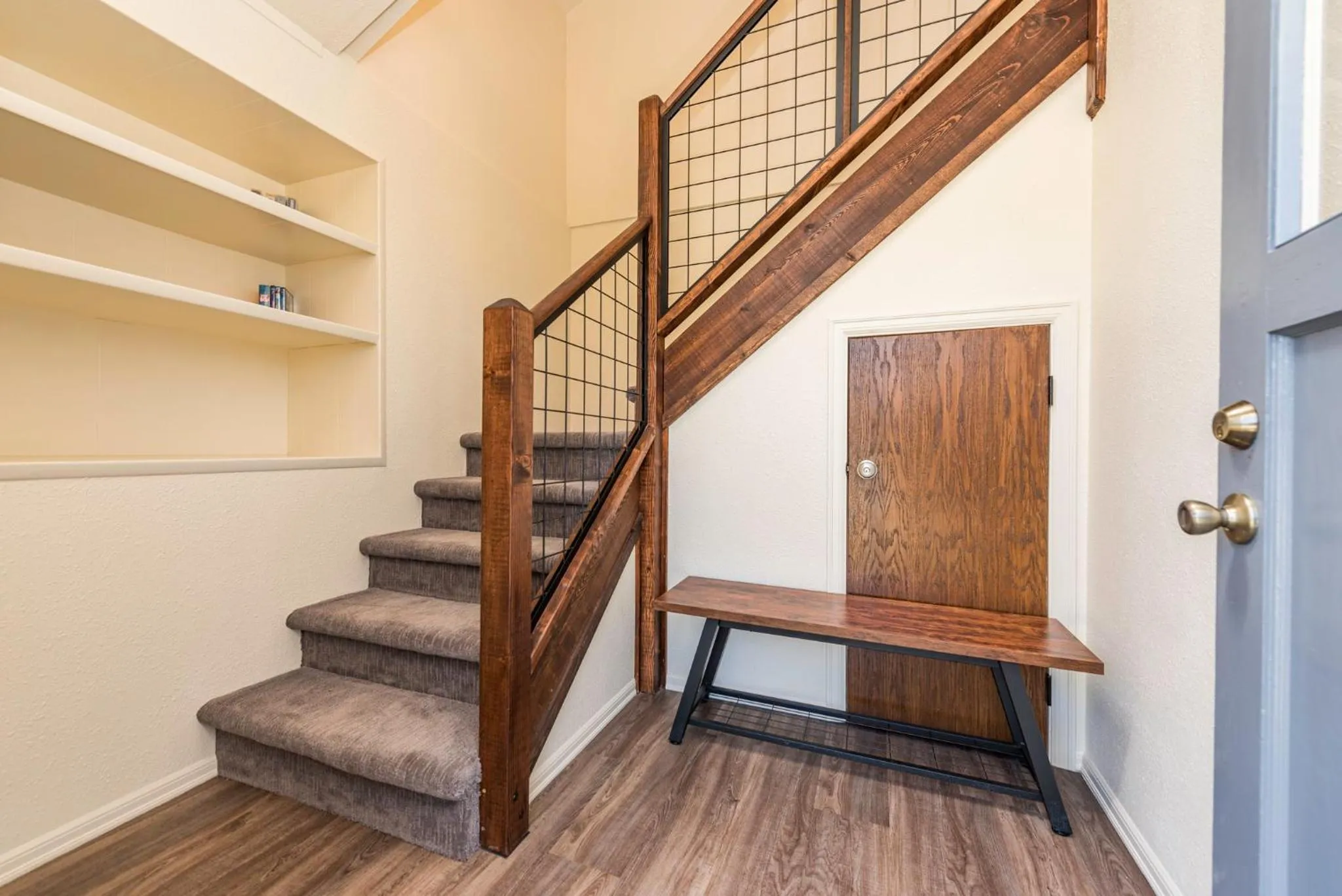 Facade/entrance in Juan de Fuca Waterfront Hotel & Cottages