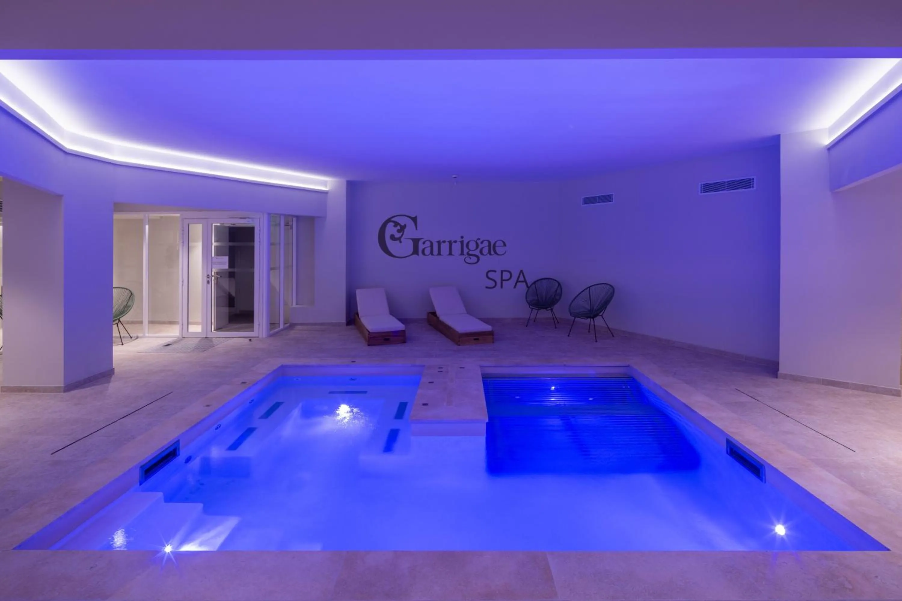 Spa and wellness centre/facilities in Garrigae Domaine de l'Esterel - piscine & SPA Cinq Mondes