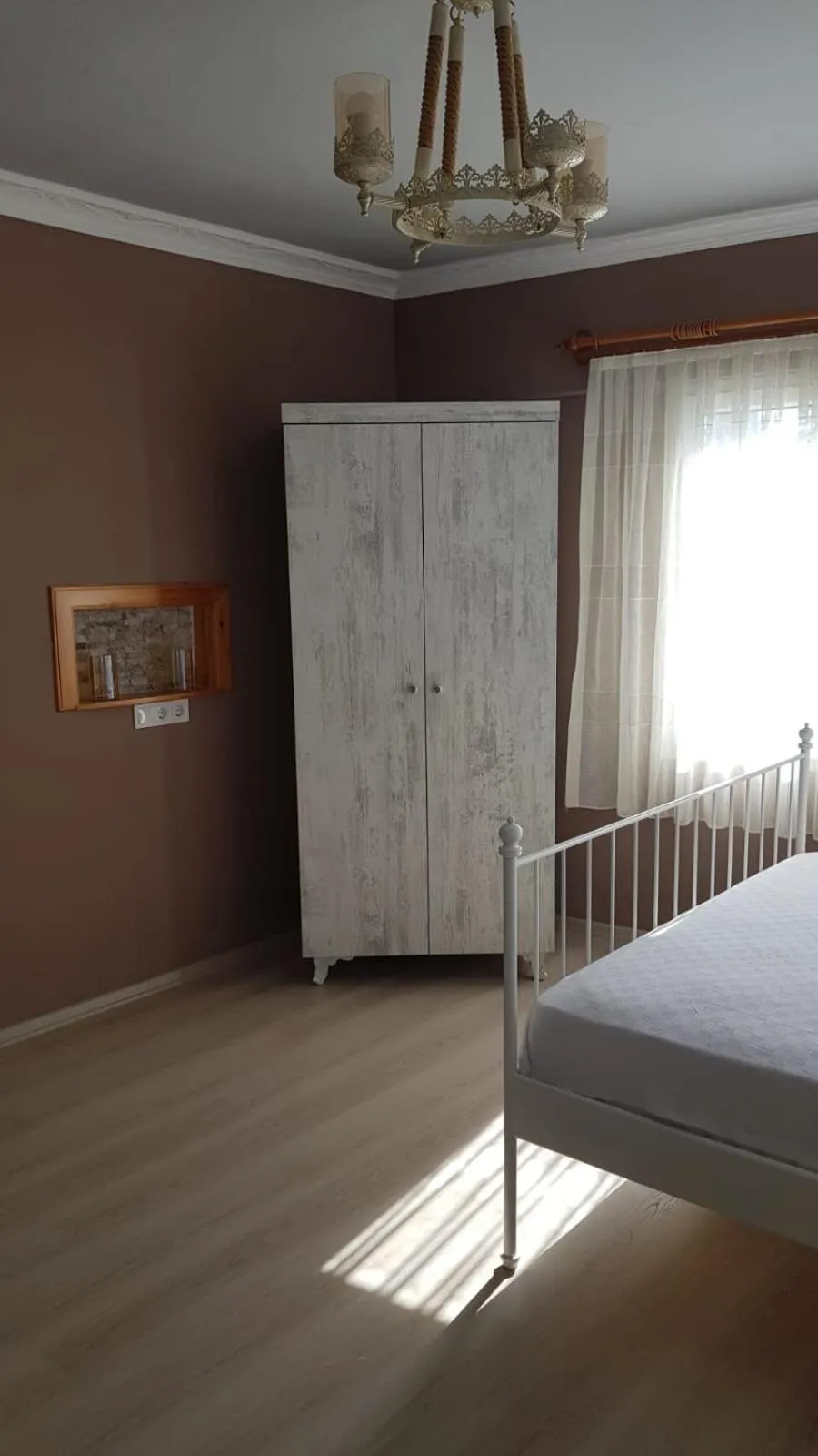 Bed in Queen Bee Hotel