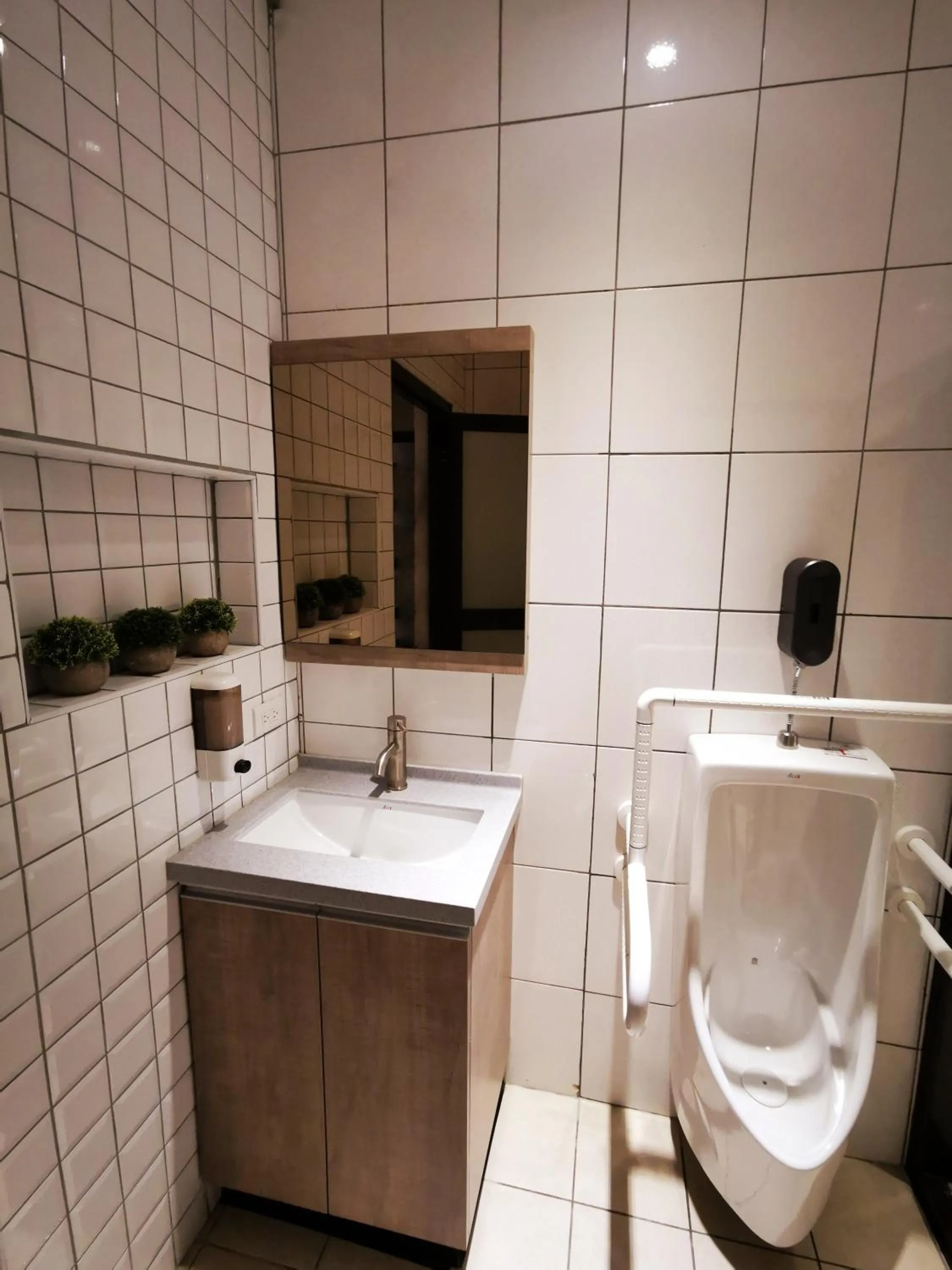 Toilet in Bluewater Hotel Xpark Gloria Outlets Taoyuan Baseball Stadium