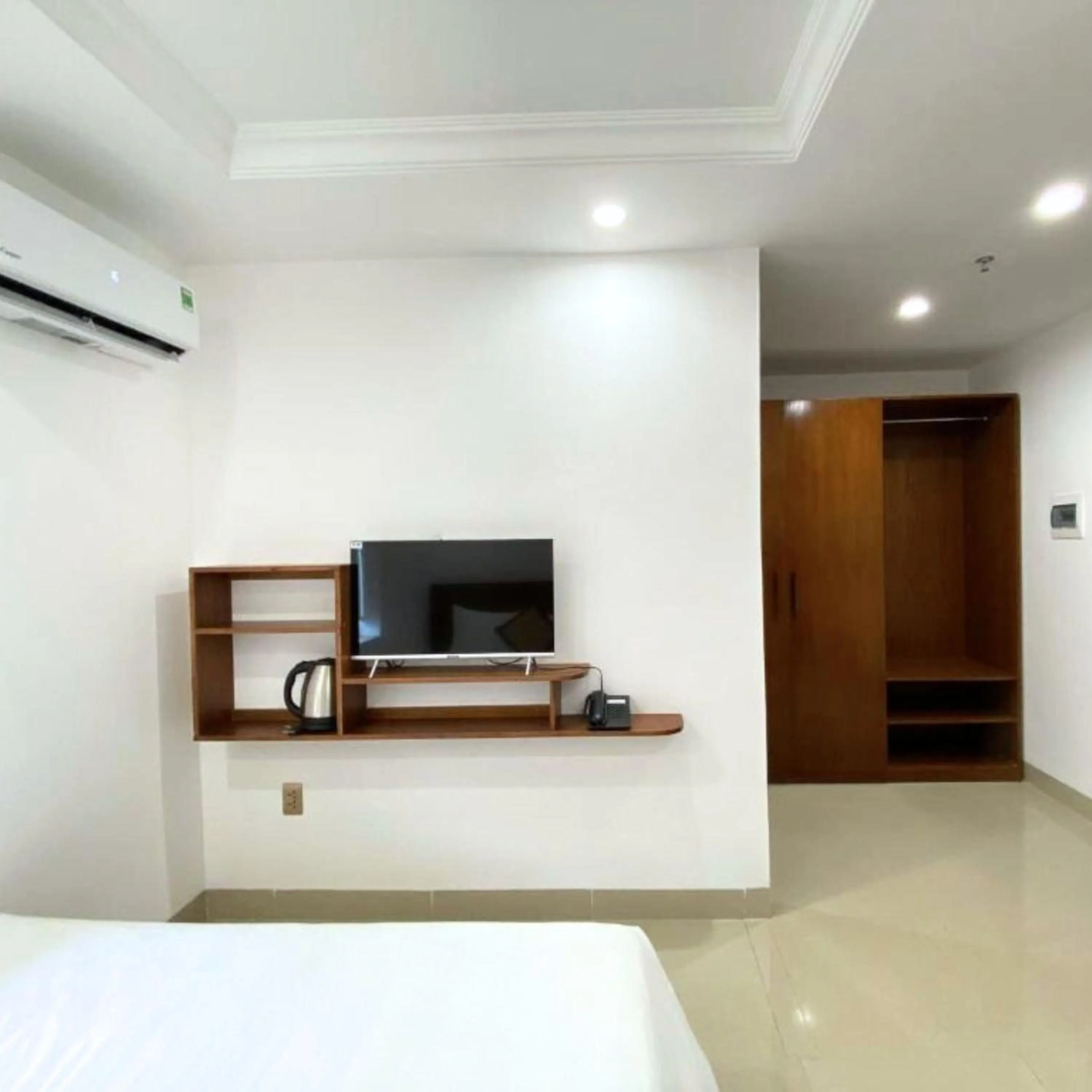 TV and multimedia in K Hotel Sauna and Massage