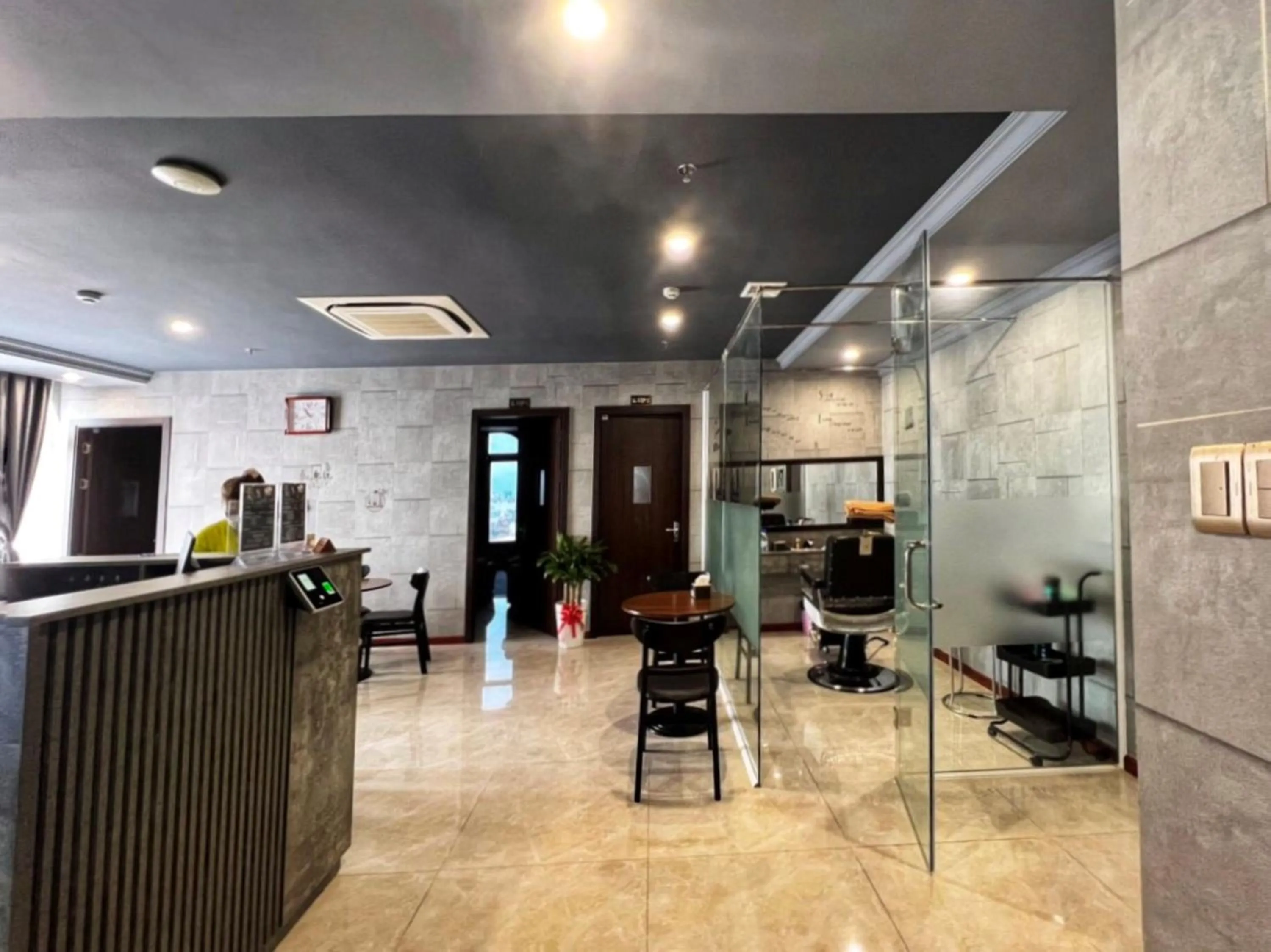 Lobby or reception in K Hotel Sauna and Massage