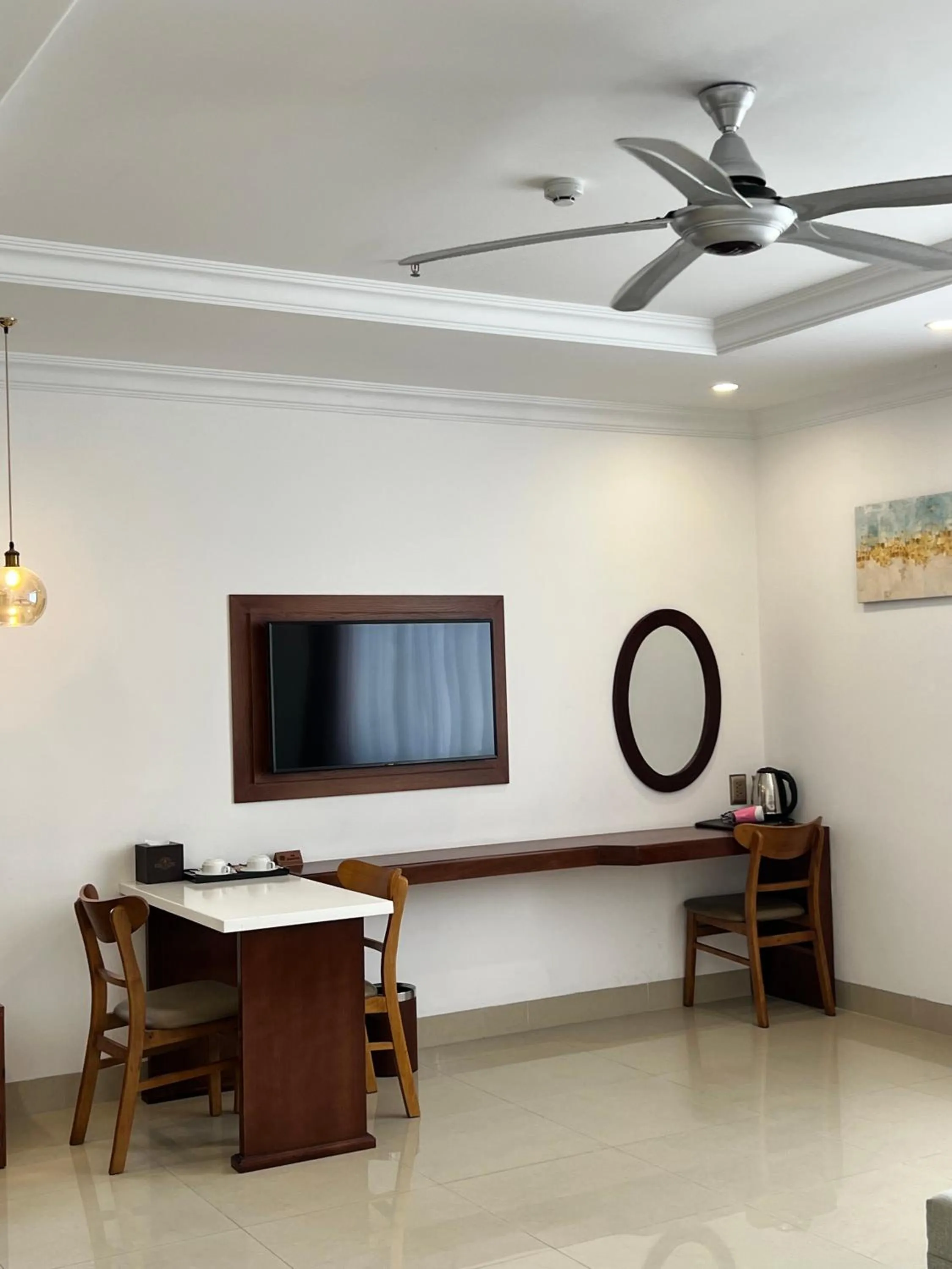 Dining area in K Hotel Sauna and Massage