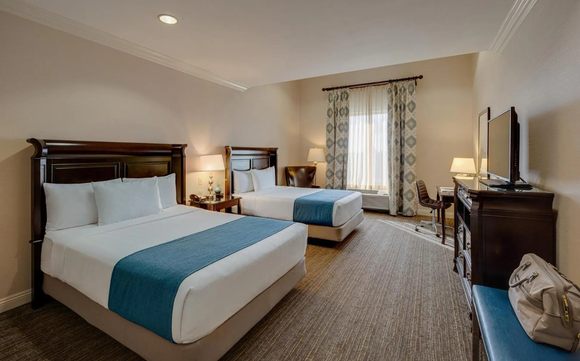 Photo of the whole room, Bed in Ayres Hotel Fountain Valley - Huntington Beach