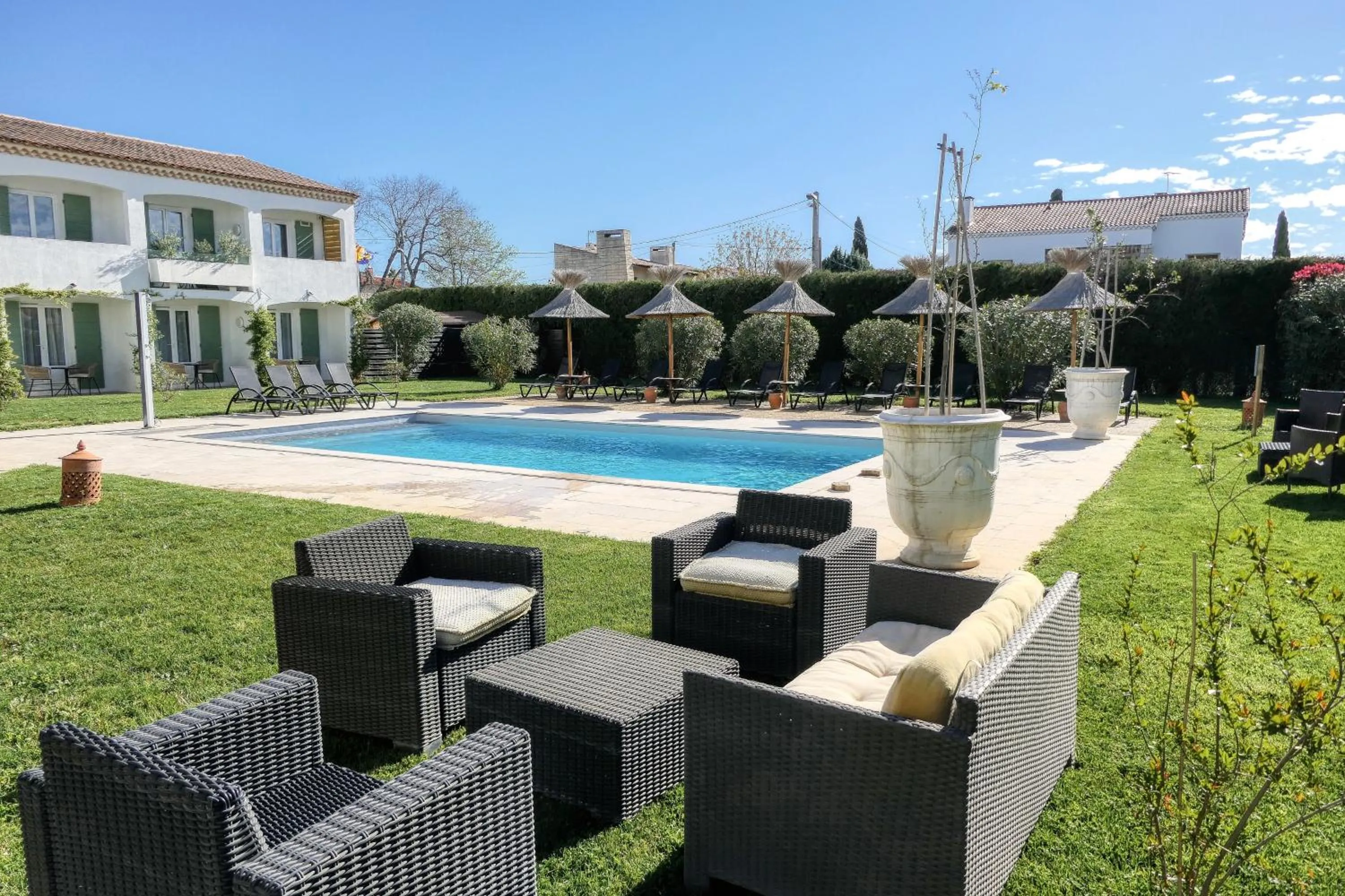 Patio in Logis Hôtel Le Rodin