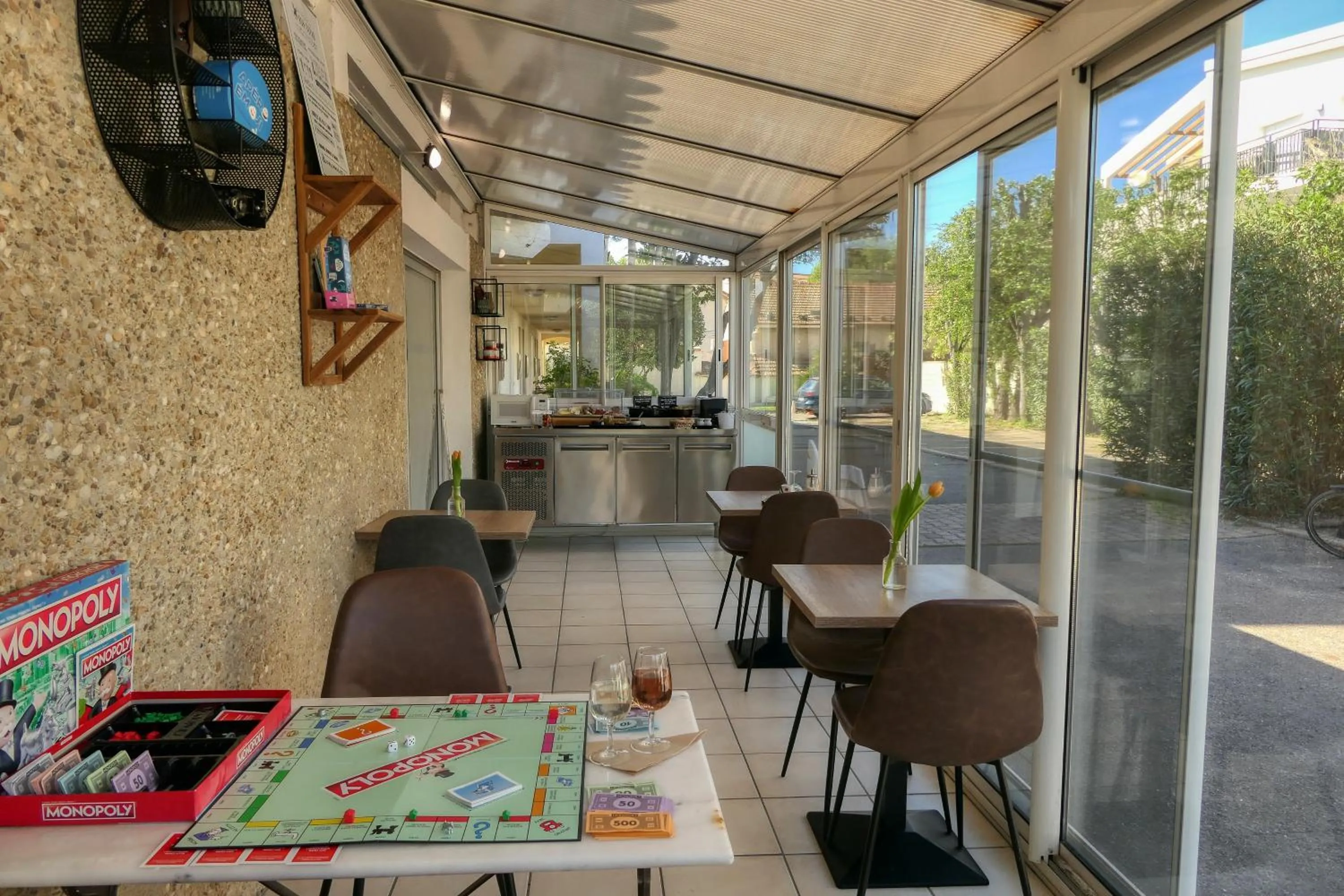 Lobby or reception in Logis Hôtel Le Rodin