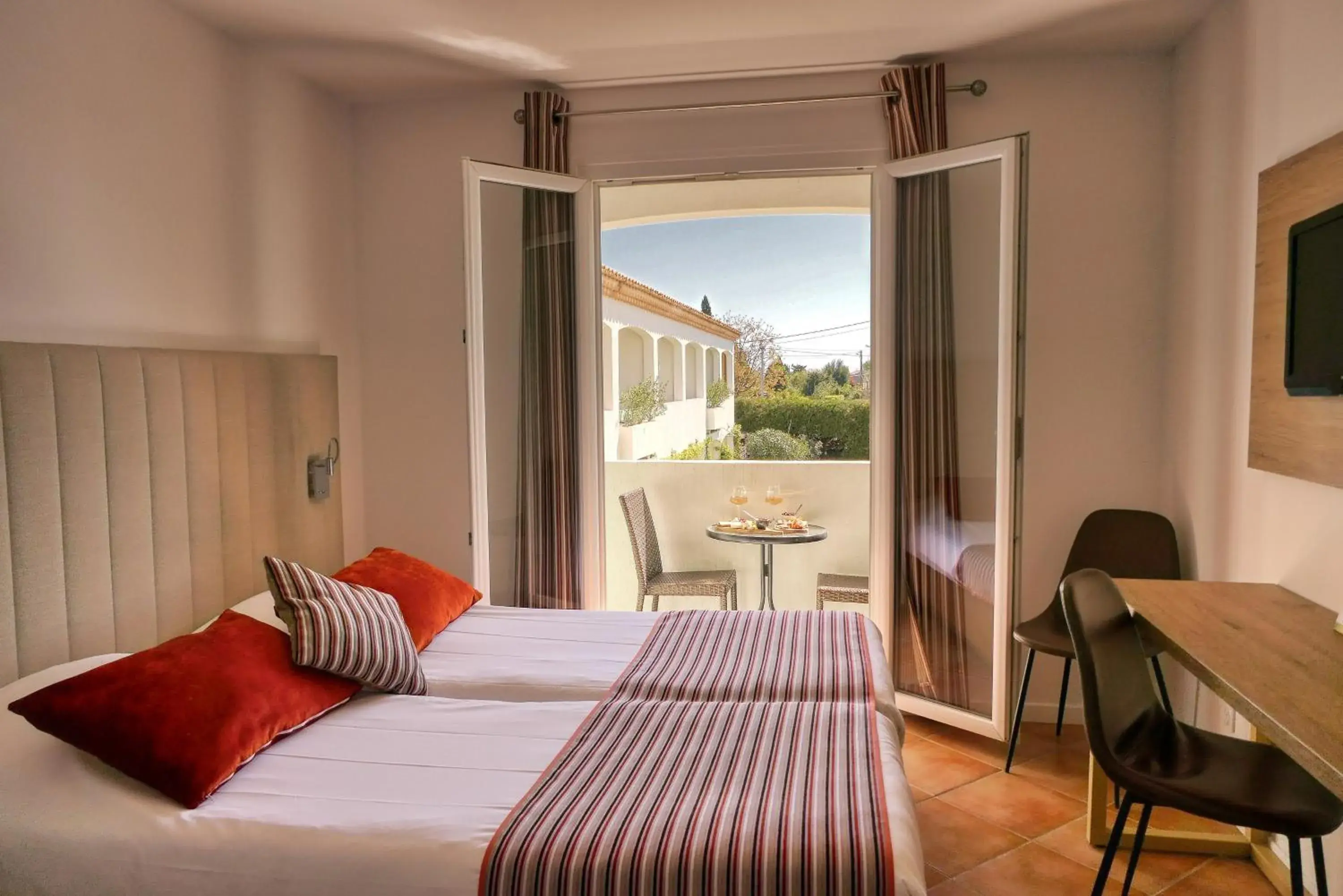 Double or Twin Room in Logis Hôtel Le Rodin Double or Twin Room in Logis Hôtel Le Rodin