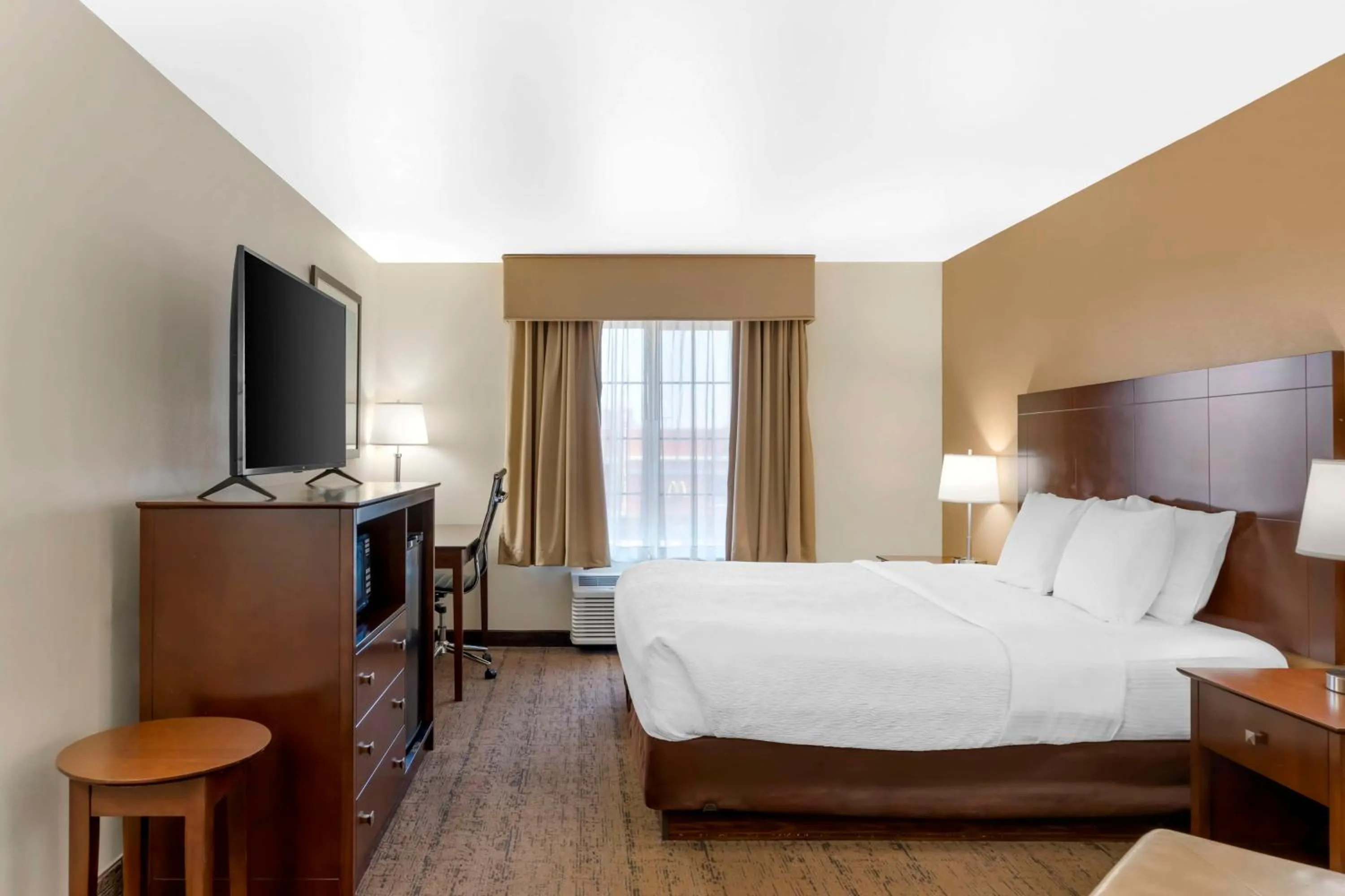 Bedroom, Bed in Best Western Yellowstone Crossing