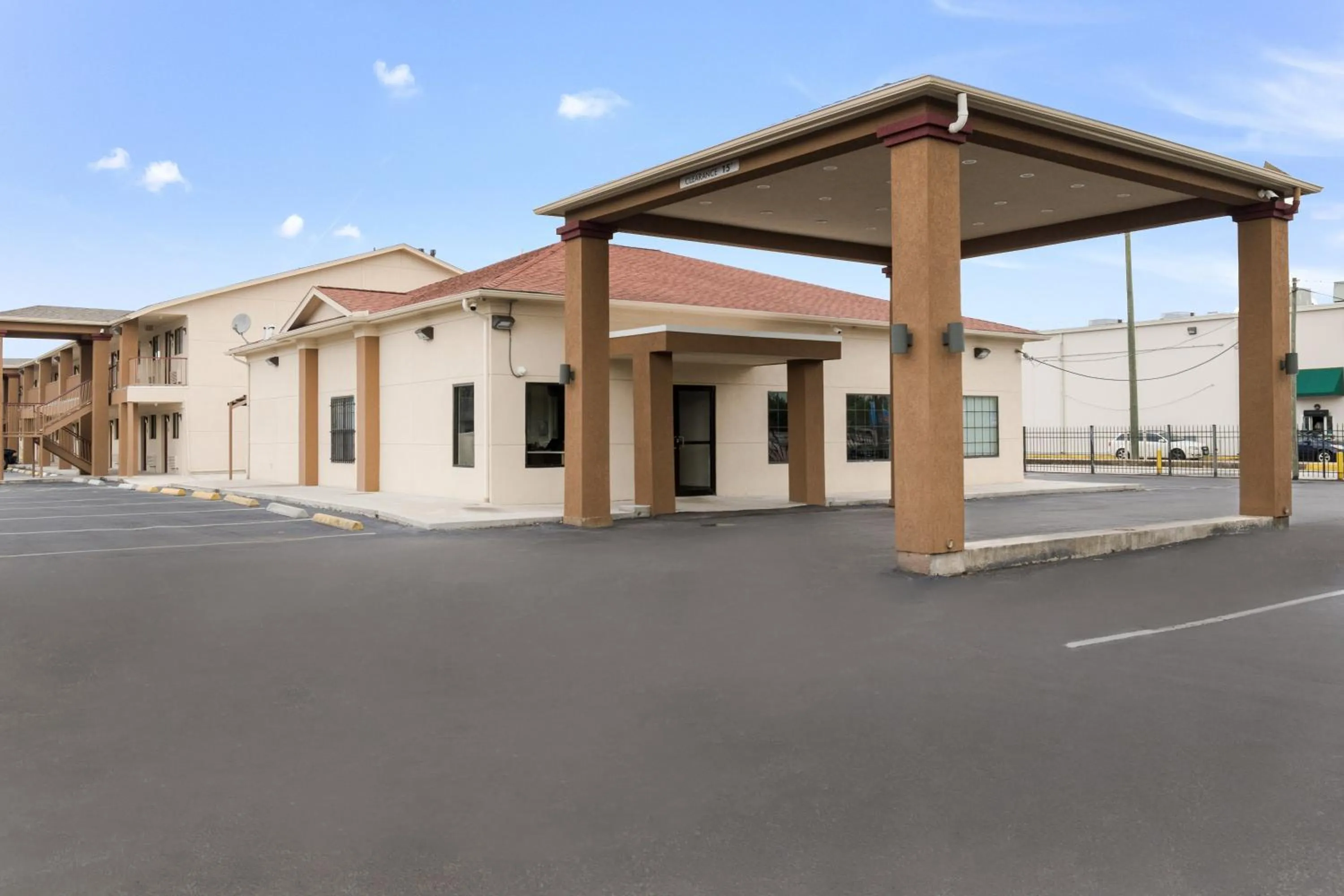 Property building in Red Roof Inn Houston – Spring North