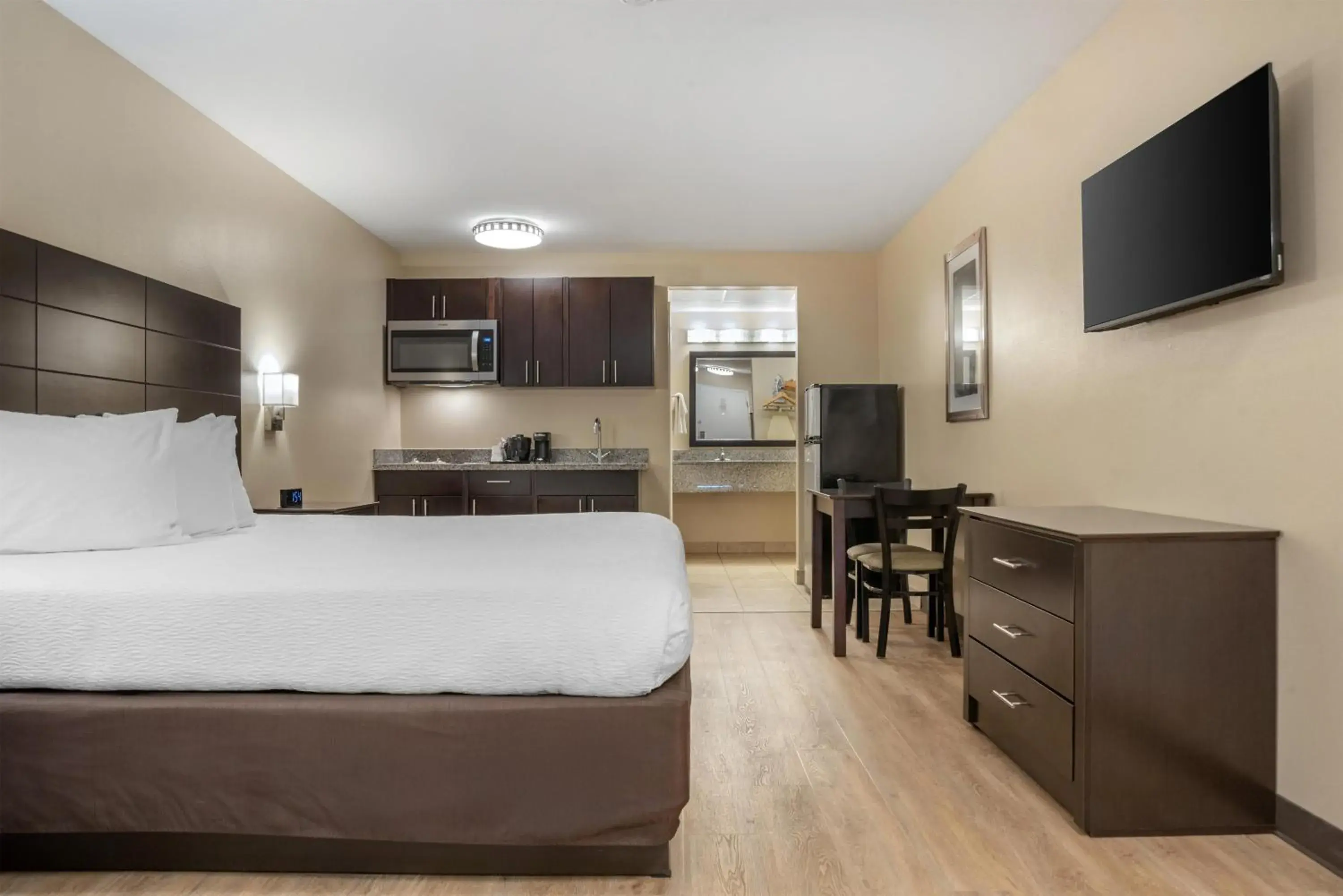 King Room with Kitchenette - Non-Smoking in SureStay Studio by Best Western Gonzales King Room with Kitchenette - Non-Smoking in SureStay Studio by Best Western Gonzales