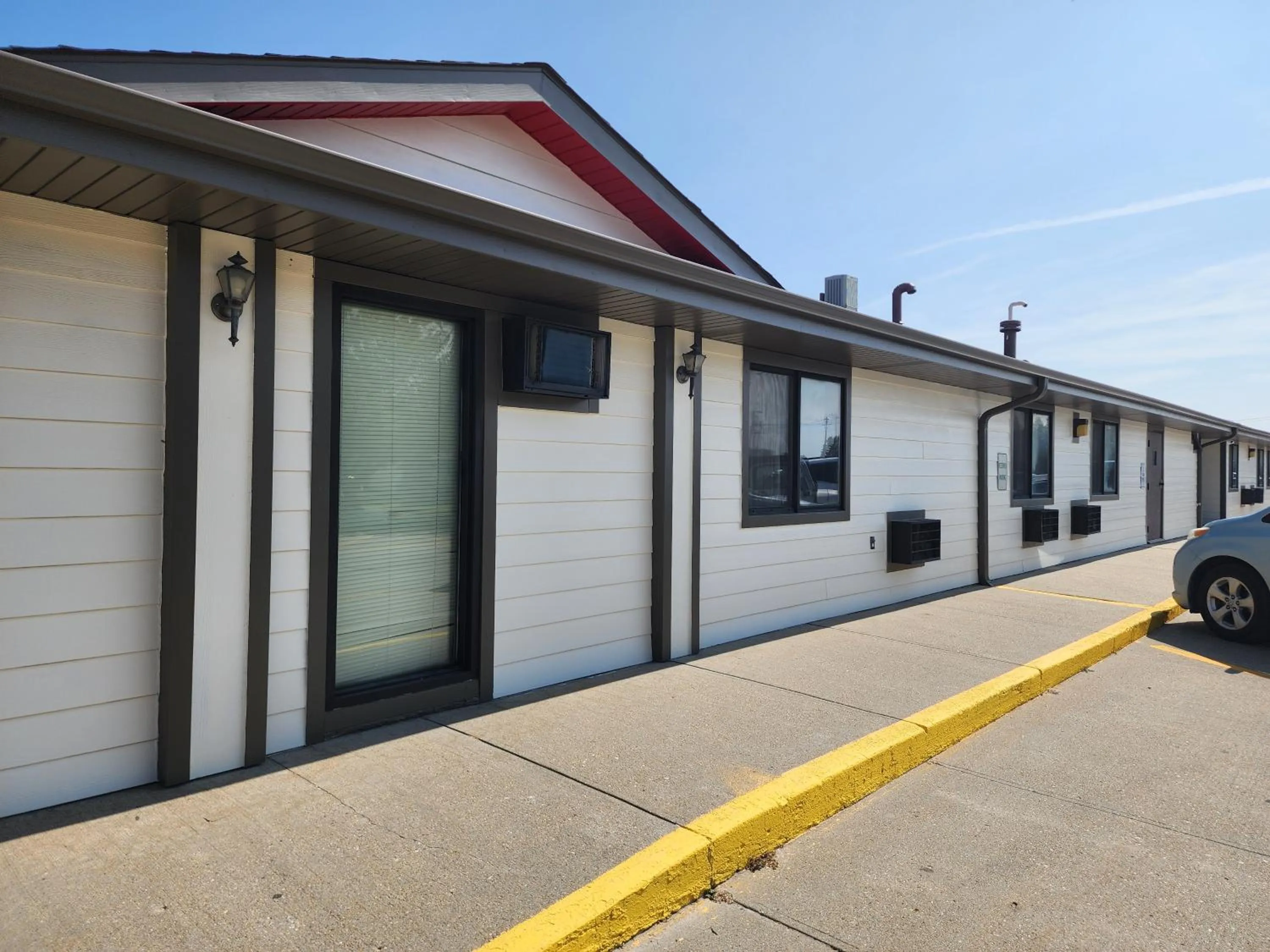 Property building in Super 8 by Wyndham Valentine NE