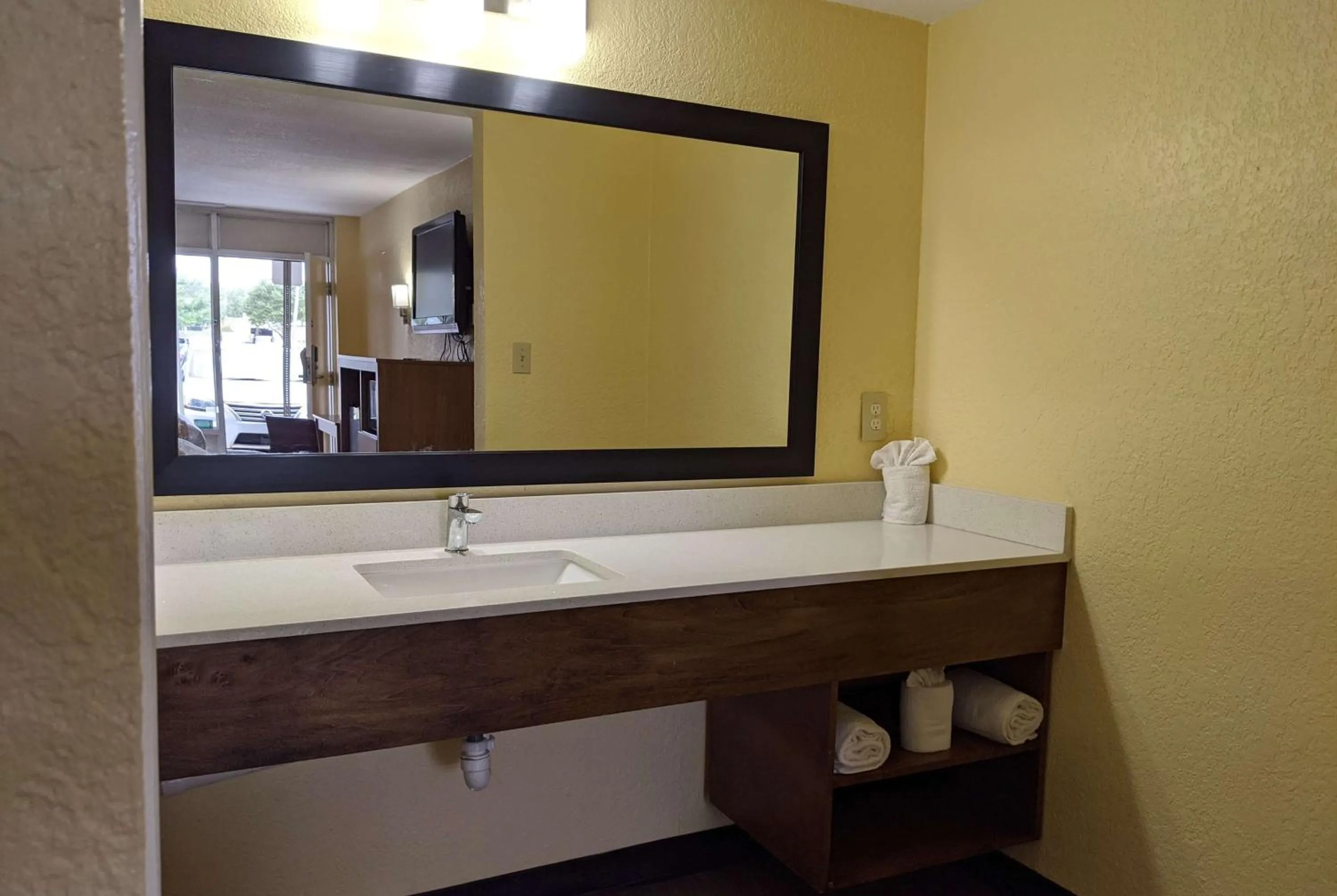 Bathroom in Days Inn by Wyndham Apopka/Orlando
