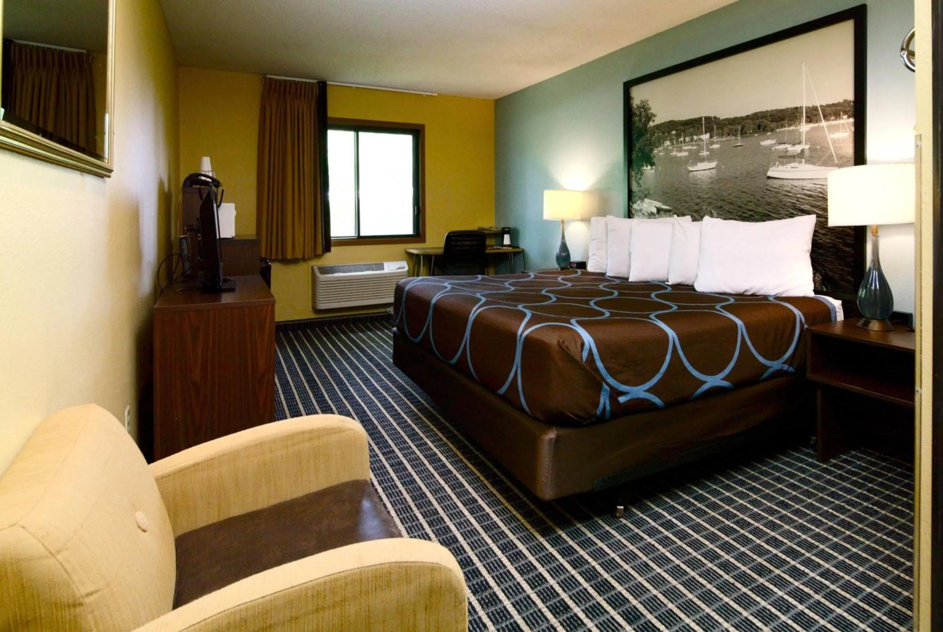Photo of the whole room, Bed in Super 8 by Wyndham Red Wing