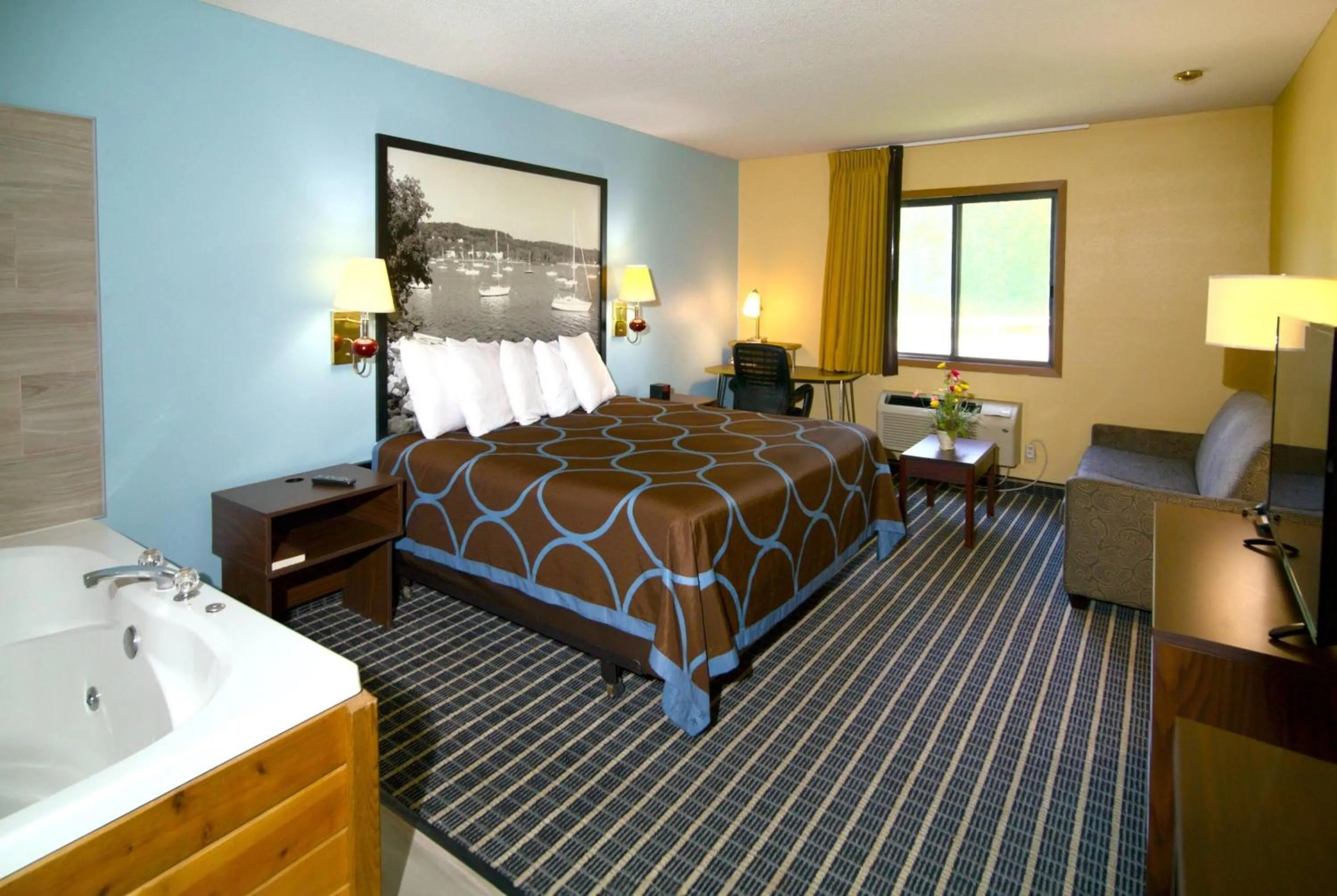 Photo of the whole room, Bed in Super 8 by Wyndham Red Wing