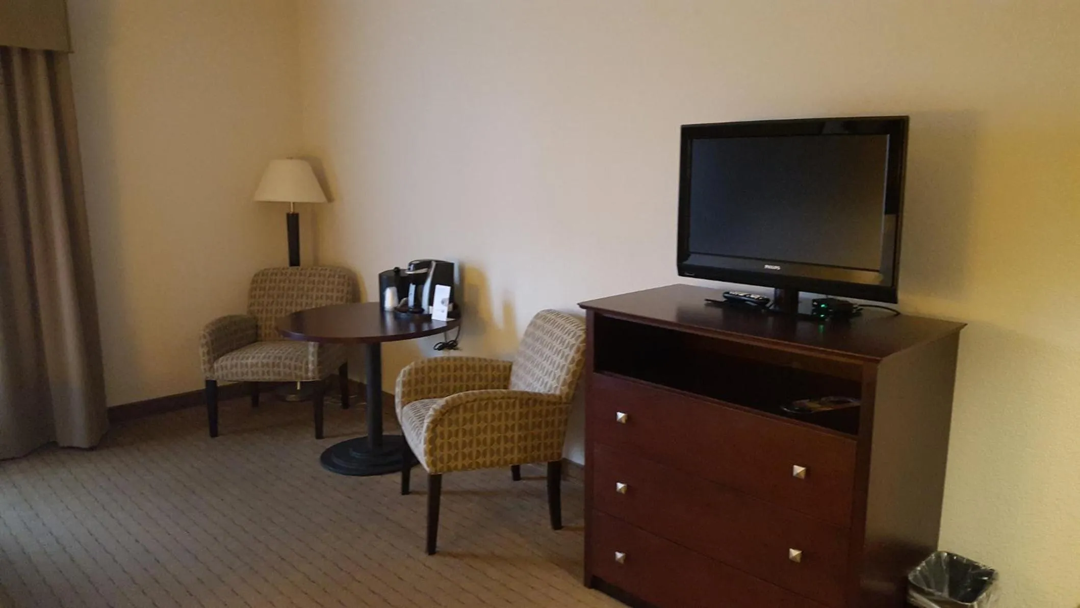 Photo of the whole room in Holiday Inn Express Hotel & Suites Antigo by IHG