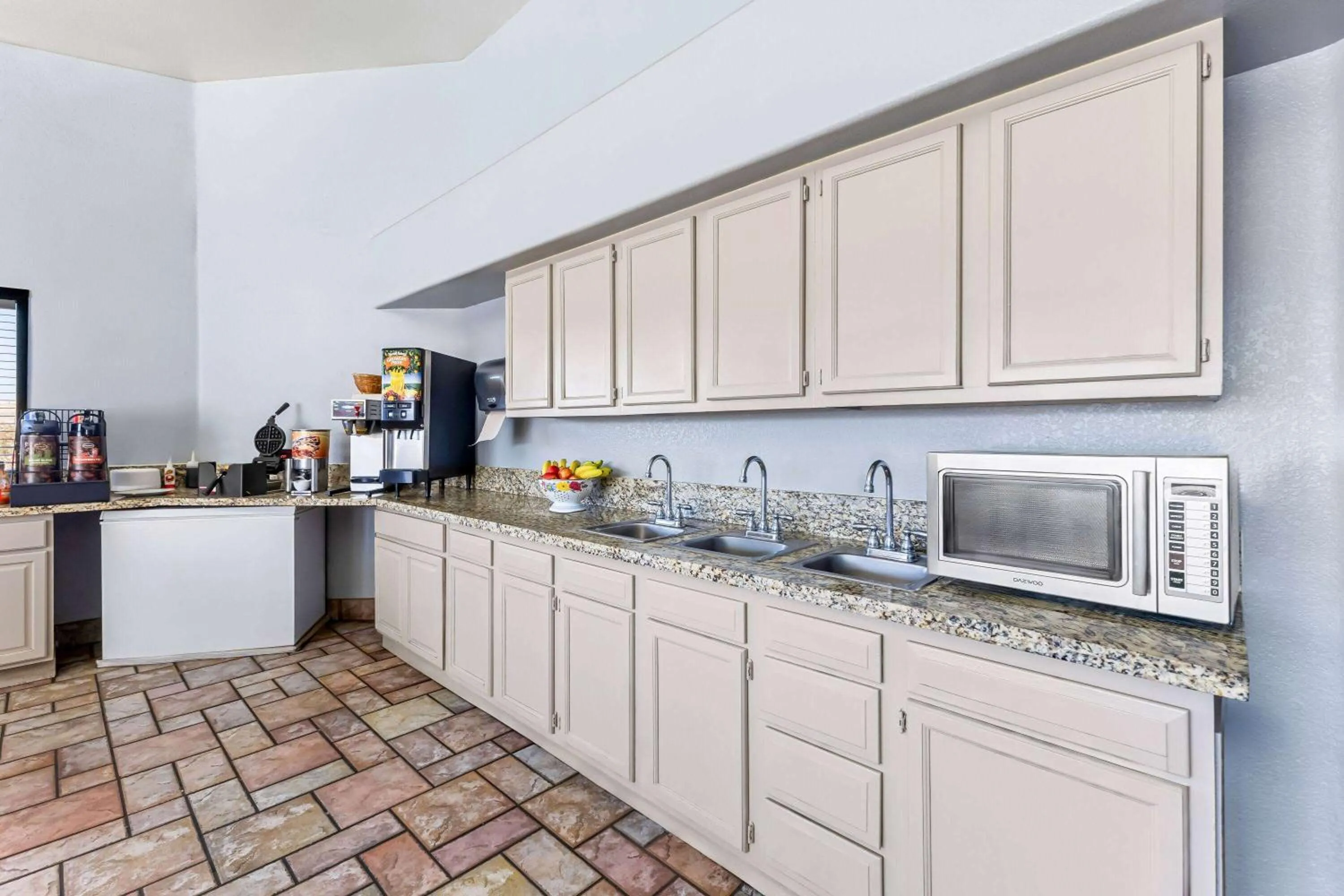 Restaurant/places to eat in Days Inn by Wyndham Buckeye