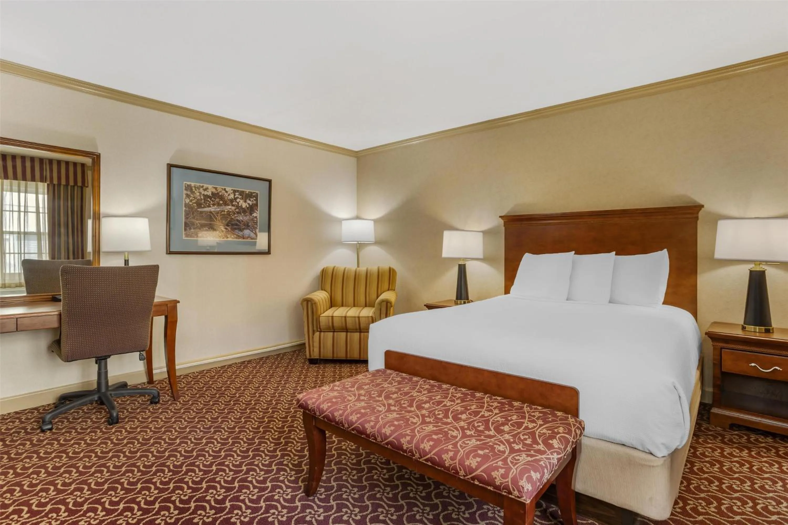 Bedroom, Bed in Best Western PLUS Morristown Inn-Florham Park