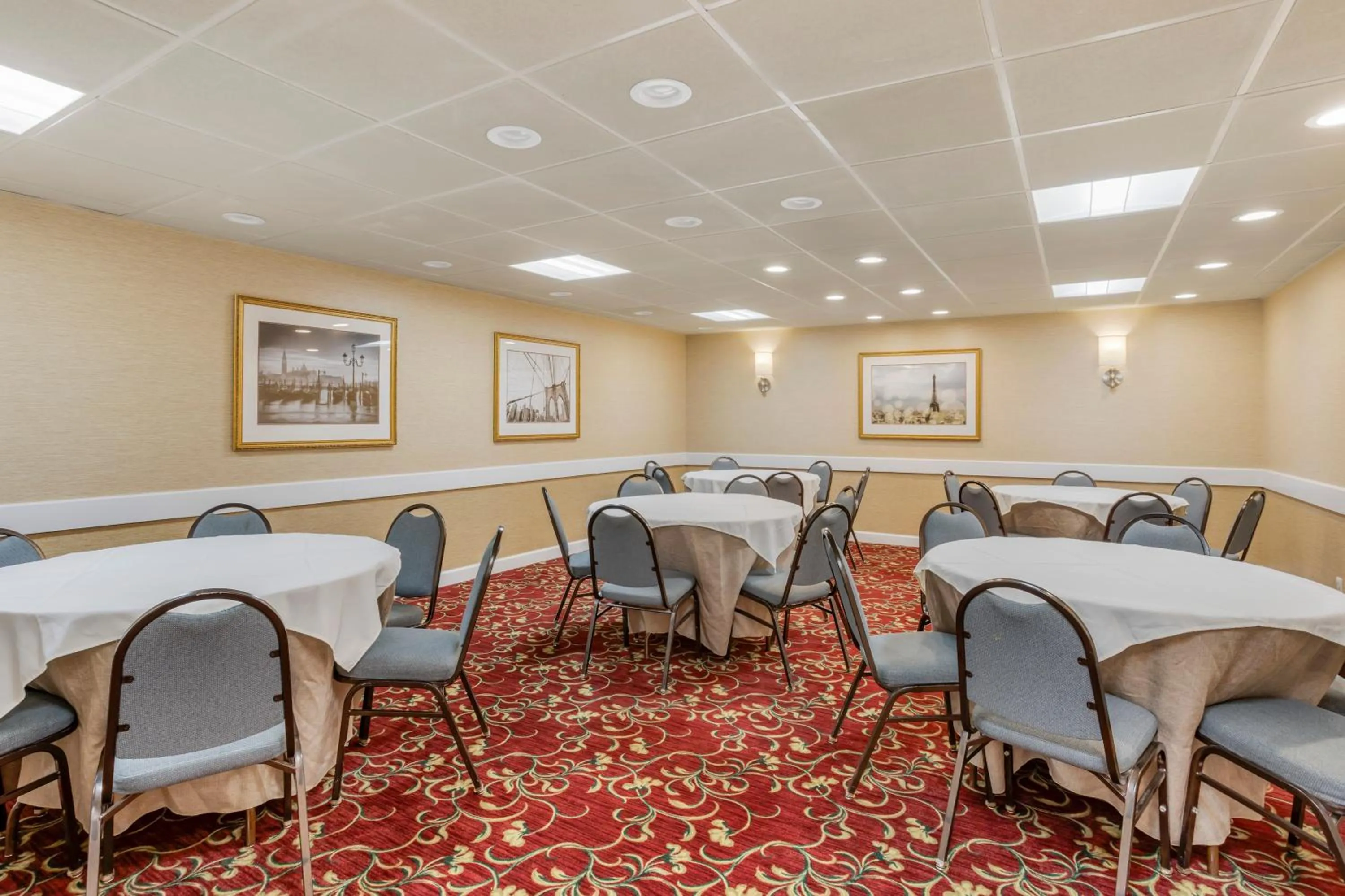 Meeting/conference room in Best Western PLUS Morristown Inn-Florham Park