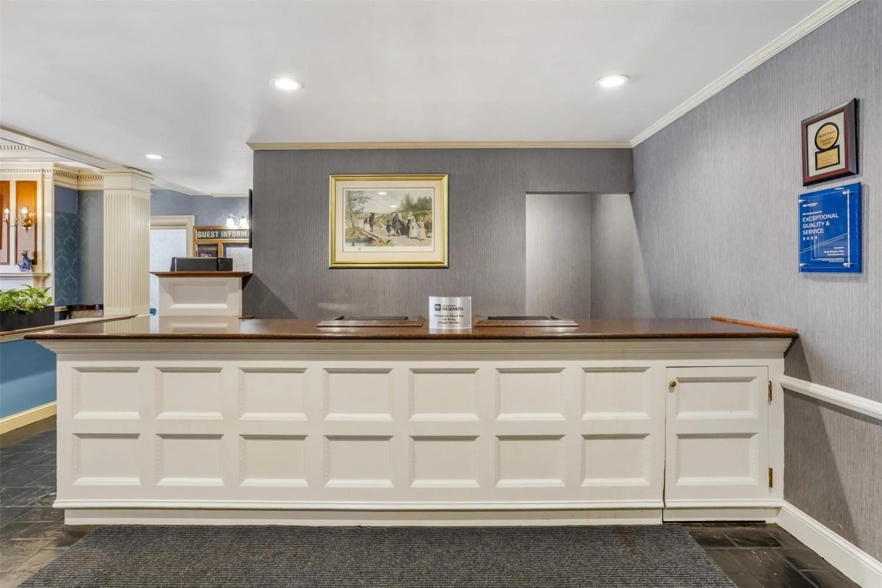 Lobby or reception in Best Western PLUS Morristown Inn-Florham Park