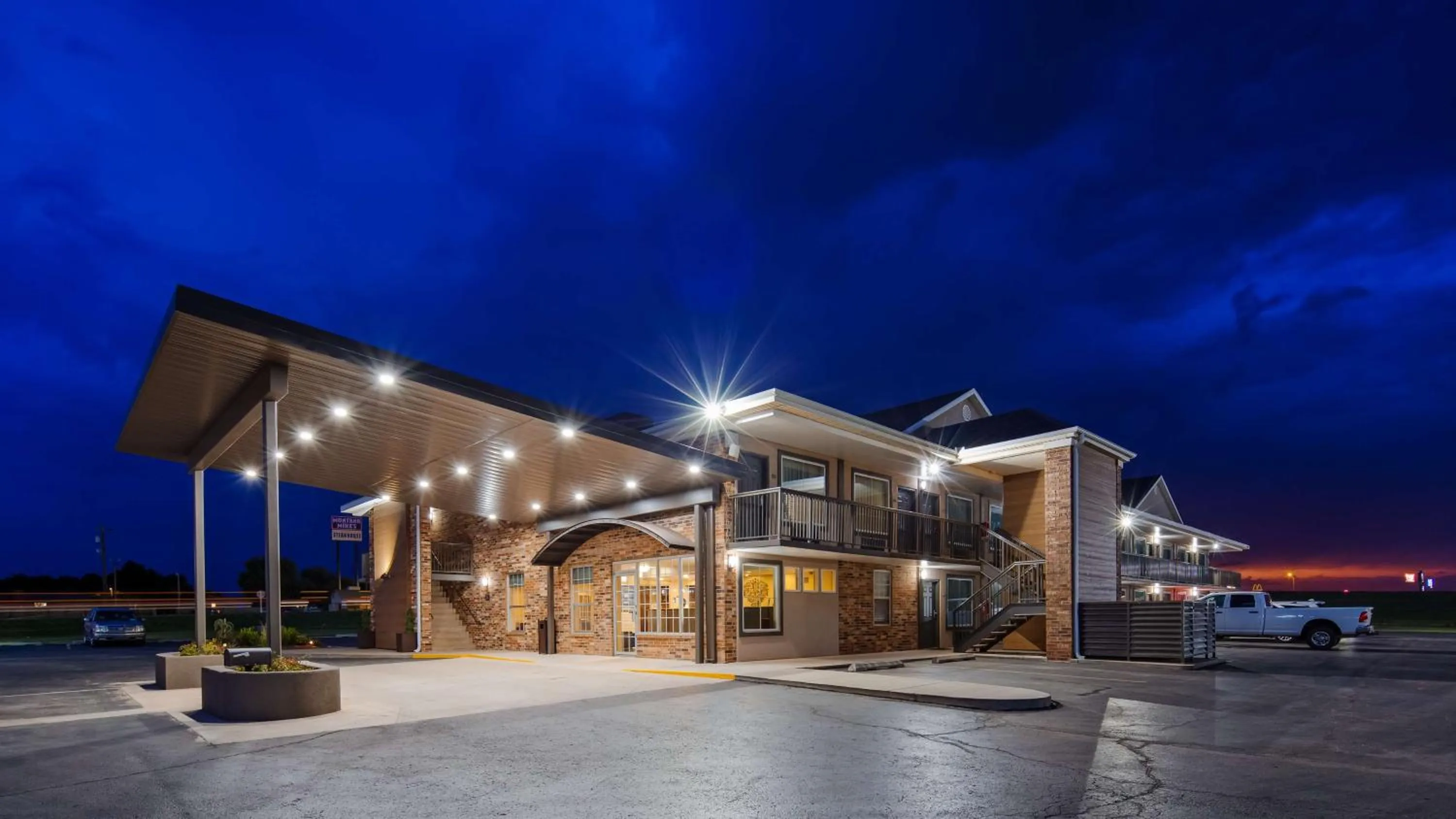 Property building in Best Western El Reno