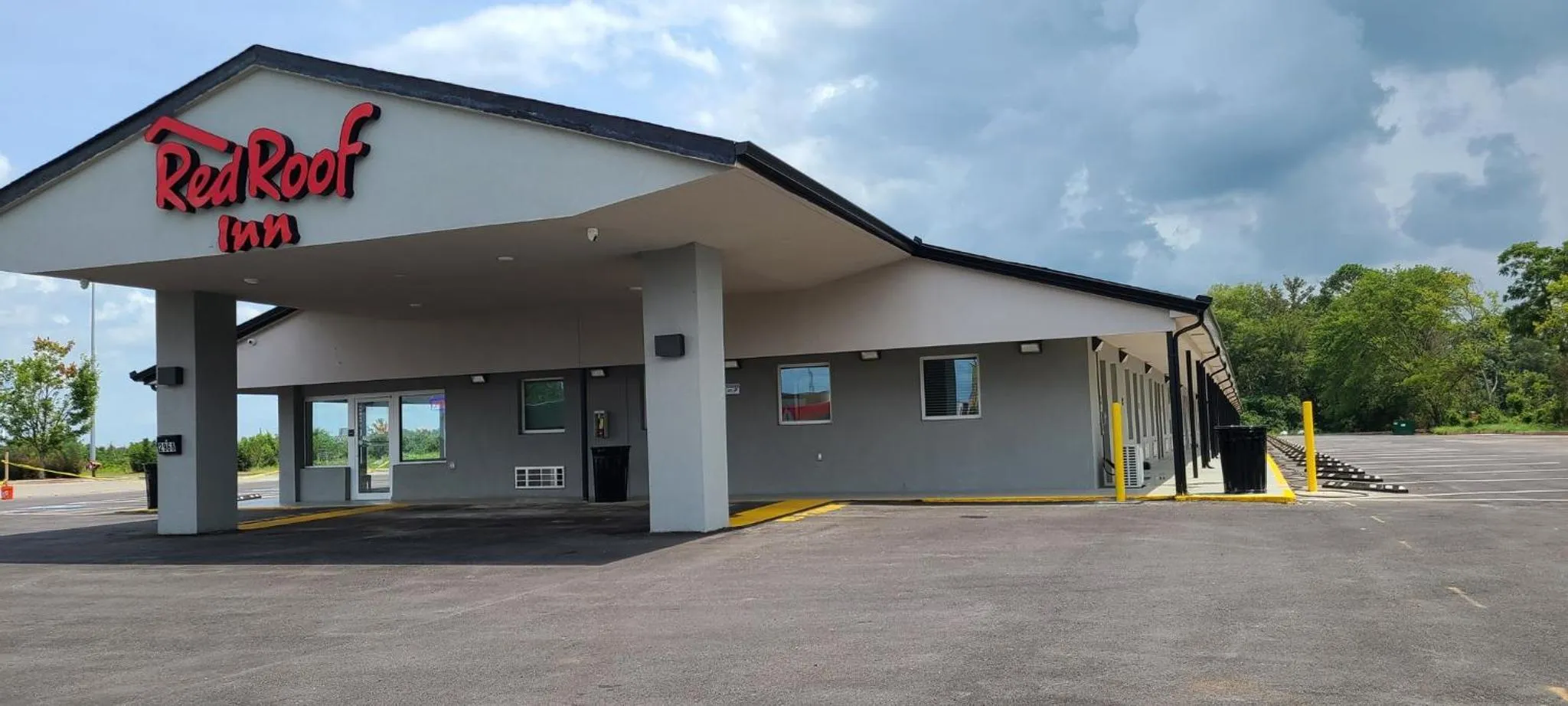 Property building in Red Roof Inn Byron