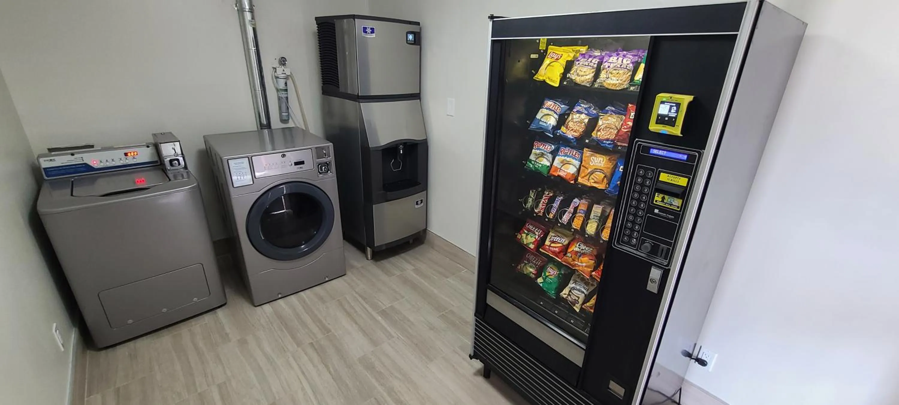 vending machine in Red Roof Inn Byron