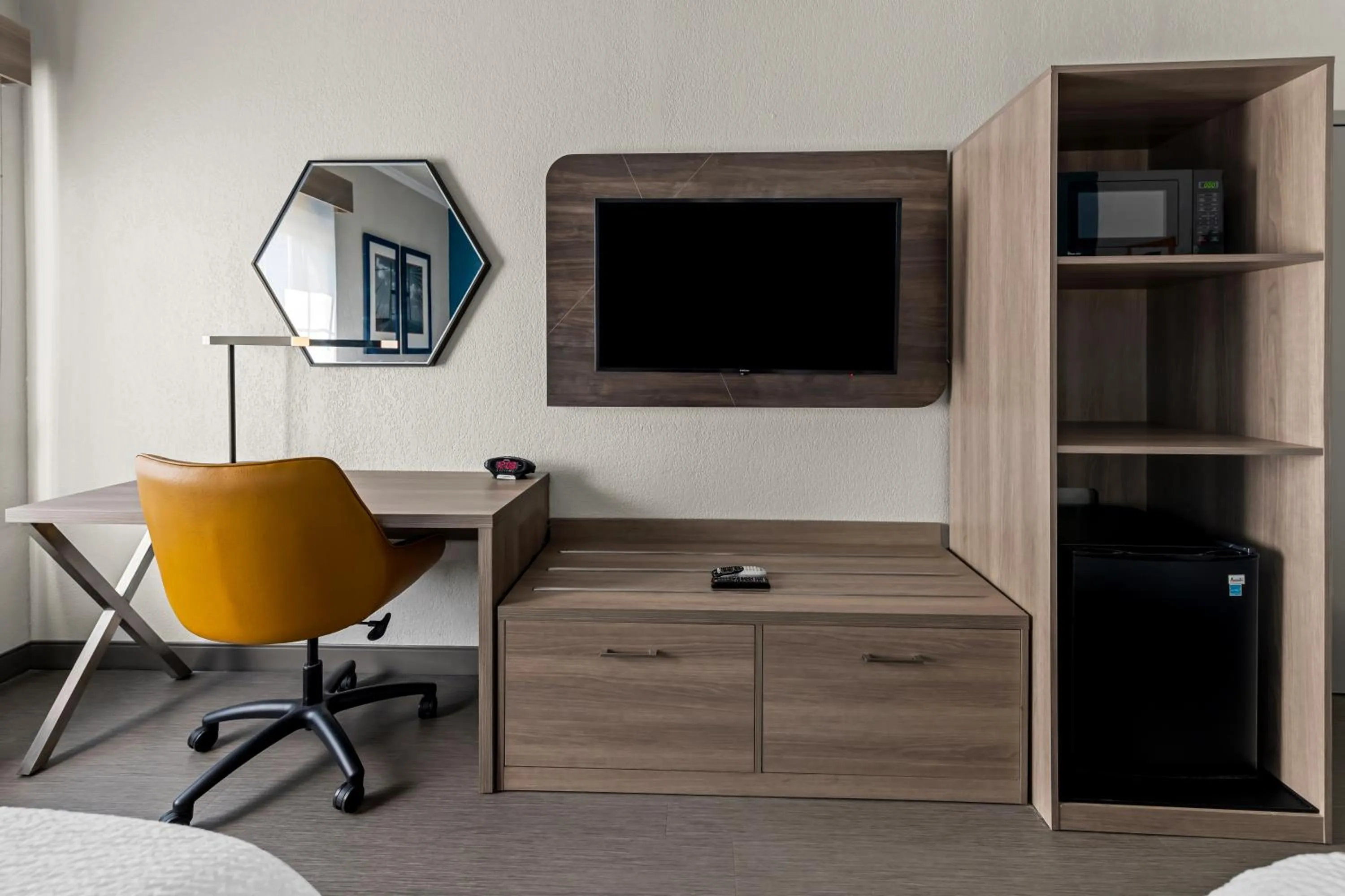 Guests in Holiday Inn Express Saint Simons Island by IHG