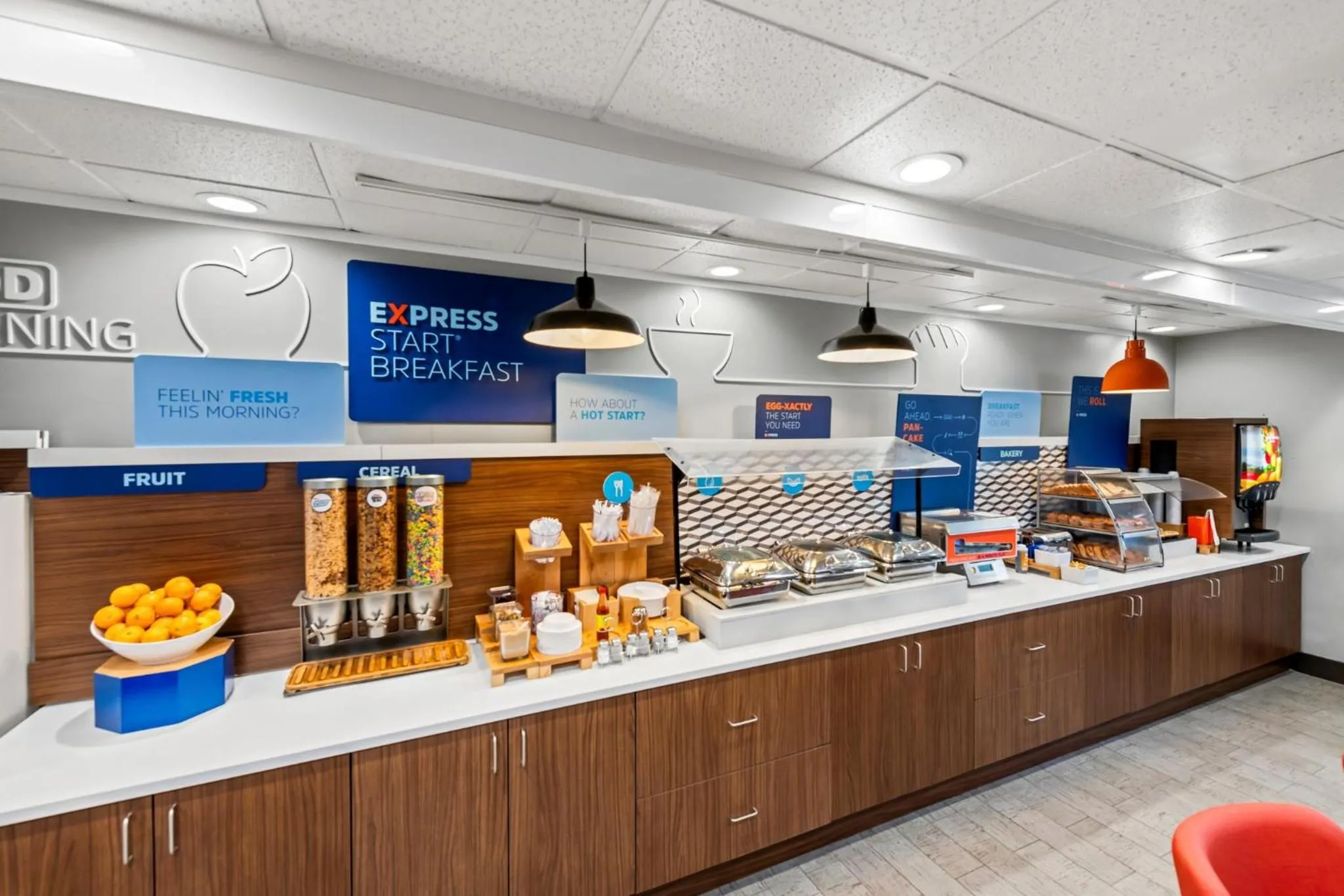 Breakfast in Holiday Inn Express Saint Simons Island by IHG